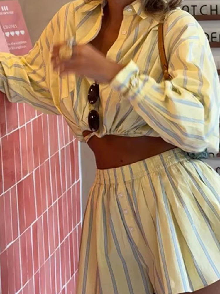 Elegant Striped Print Commute Outfits Fashion Lapel Button Shirts & Short Pant Suit Office Casual Long Sleeve Women's 2Pc Sets
Elegant Striped Print Commute Outfits Fashion Lapel Button Shirts & Short Pant Suit Office Casual Long Sleeve Women's 2Pc Sets