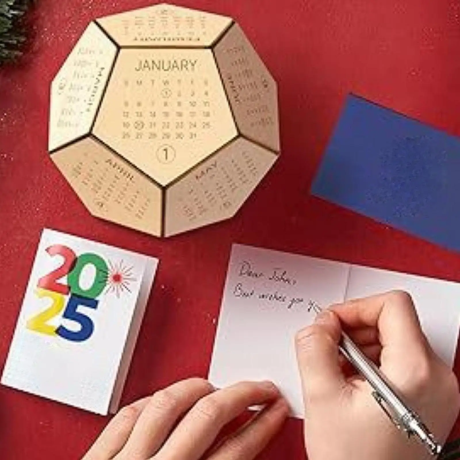 Деревянный настольный календарь Dodecahedron Cube Calendar 2025 года для мужчин-колов
Деревянный настольный календарь Dodecahedron Cube Calendar 2025 года для мужчин-колов