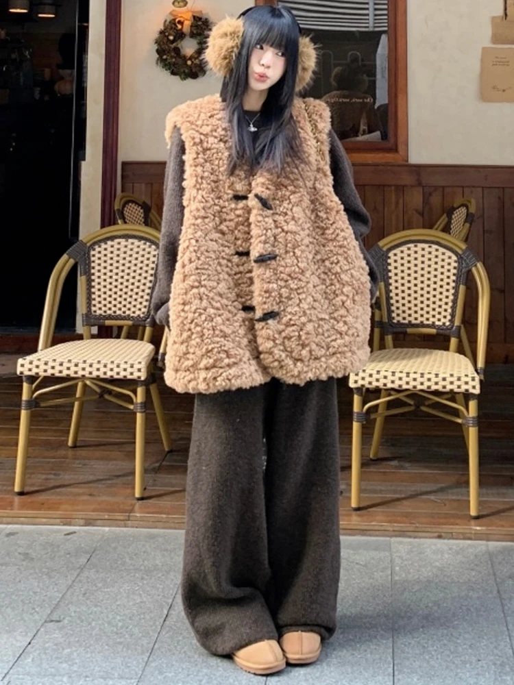 Комплект для женщин больших размеров: модный корейский жилет из искусственного меха 2025 года, свитер и брюки для офиса, стильный повседневный образ с длинными рукавами
Комплект для женщин больших размеров: модный корейский жилет из искусственного меха 2025 года, свитер и брюки для офиса, стильный повседневный образ с длинными рукавами