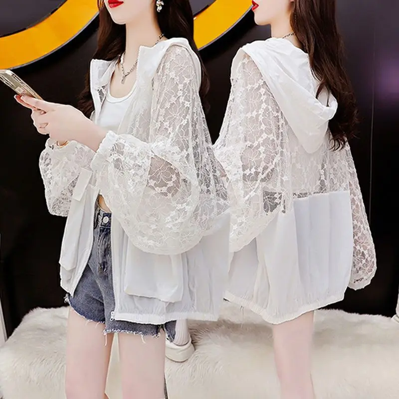 White Lace Hooded Blouse Women Summer Lightweight Loose Puff Sleeve Short Casual Shirt Korean Style Floral Pattern
White Lace Hooded Blouse Women Summer Lightweight Loose Puff Sleeve Short Casual Shirt Korean Style Floral Pattern