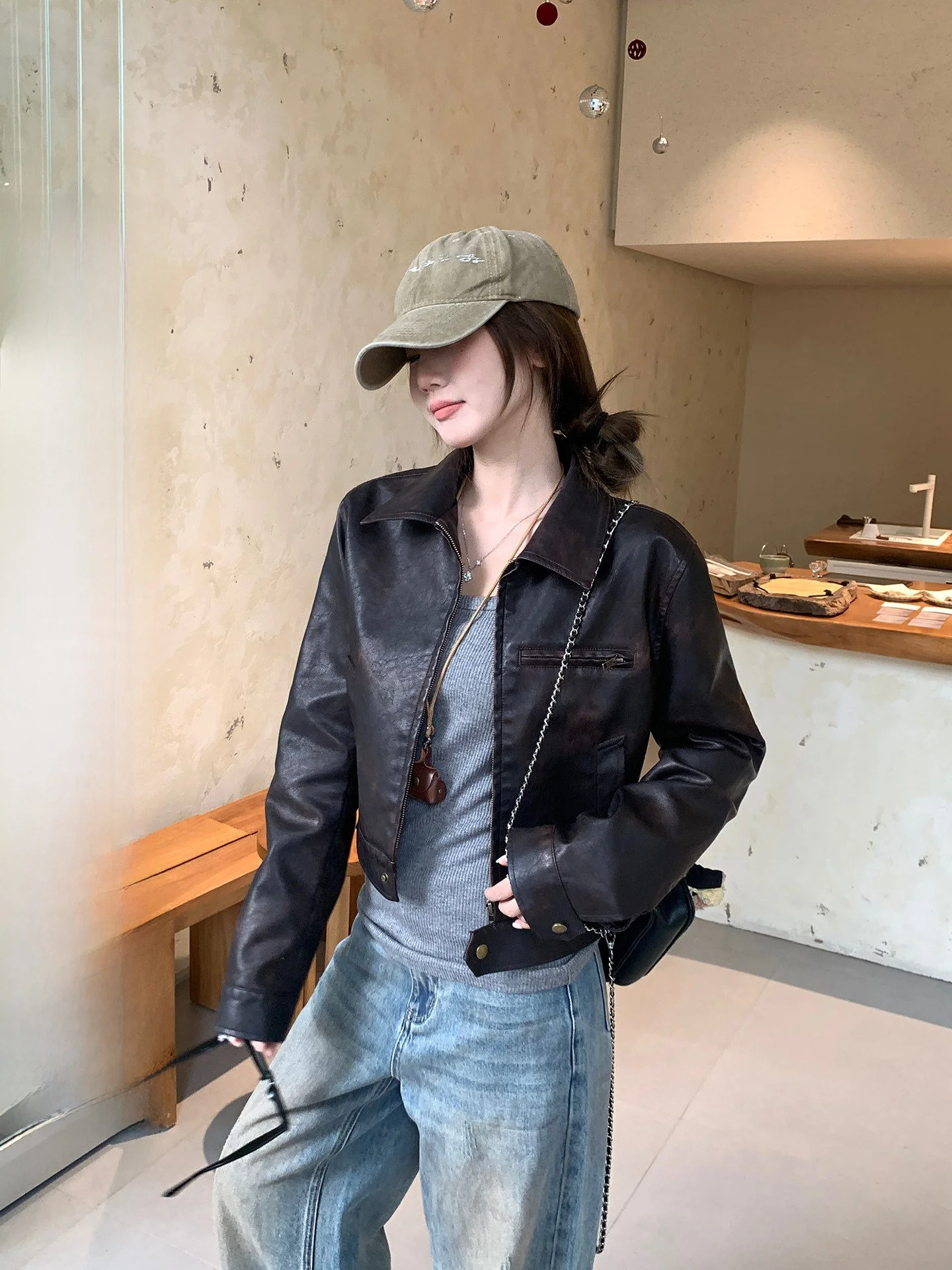 Slim Fit ort Leather Jaet Women's Sli Biker Sle Zipper ket PU Material Early Spring Faion Cleanfit Stand
Slim Fit ort Leather Jaet Women's Sli Biker Sle Zipper ket PU Material Early Spring Faion Cleanfit Stand