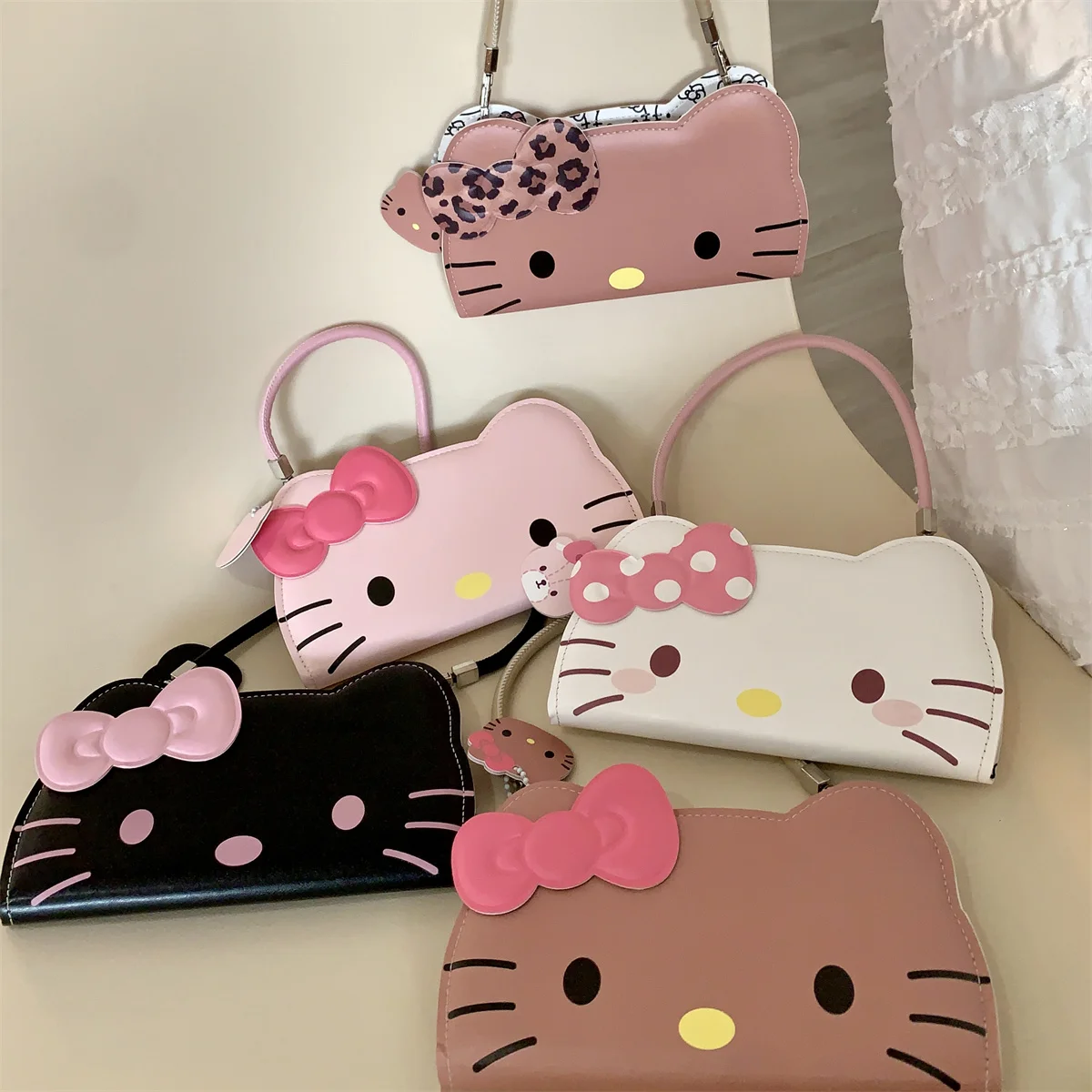 The new Hello Kitty cute cartoon Phone Case For iPhone 16 15 14 13 Pro Max fundas case Protective cover For iPhone case
The new Hello Kitty cute cartoon Phone Case For iPhone 16 15 14 13 Pro Max fundas case Protective cover For iPhone case