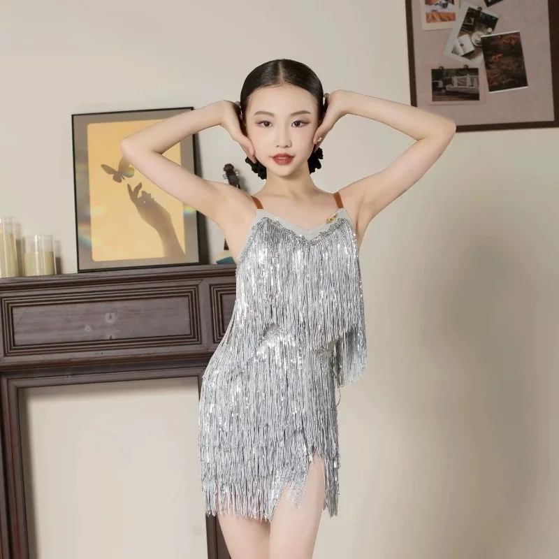 Children's Latin dance dress, spring and summer suspender tassel, girls' professional performance practice suit
Children's Latin dance dress, spring and summer suspender tassel, girls' professional performance practice suit