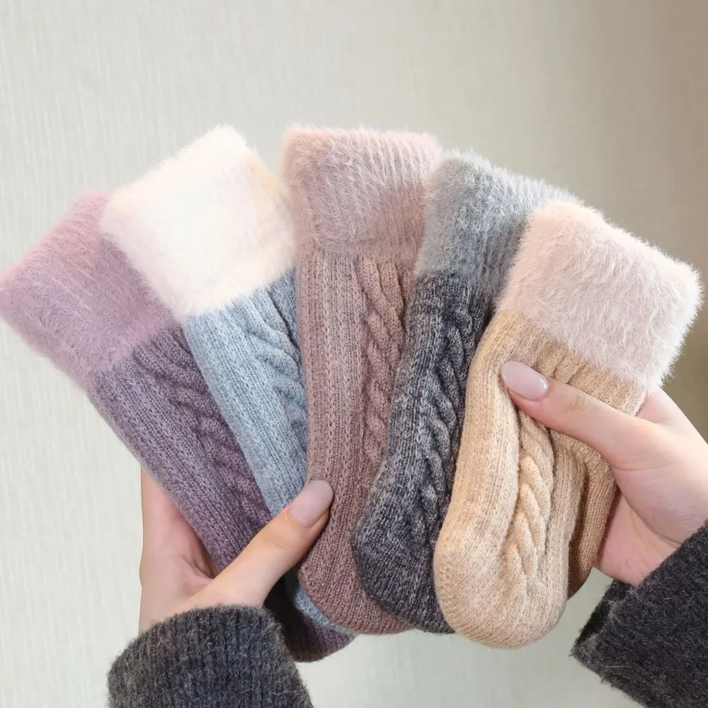Winter big girl fleece thickened warm can be fleece children girl cycling cold cycling casual windproof winter gloves
Winter big girl fleece thickened warm can be fleece children girl cycling cold cycling casual windproof winter gloves