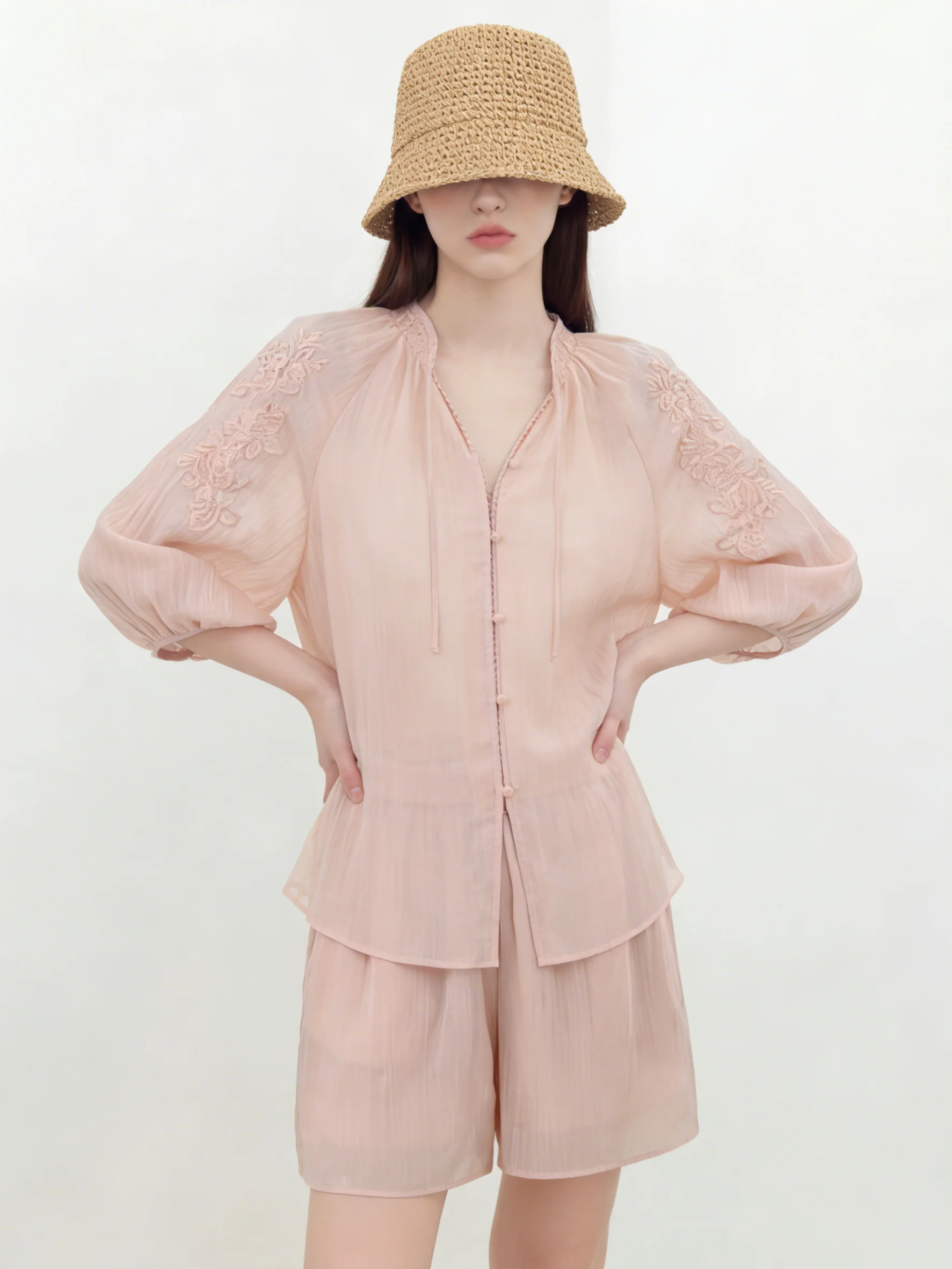 Unique Pink Embroidered Half Sleeve Shirt And Shorts Women's Fashion Set Spring Unique Beautiful Small Set Casual Style
Unique Pink Embroidered Half Sleeve Shirt And Shorts Women's Fashion Set Spring Unique Beautiful Small Set Casual Style