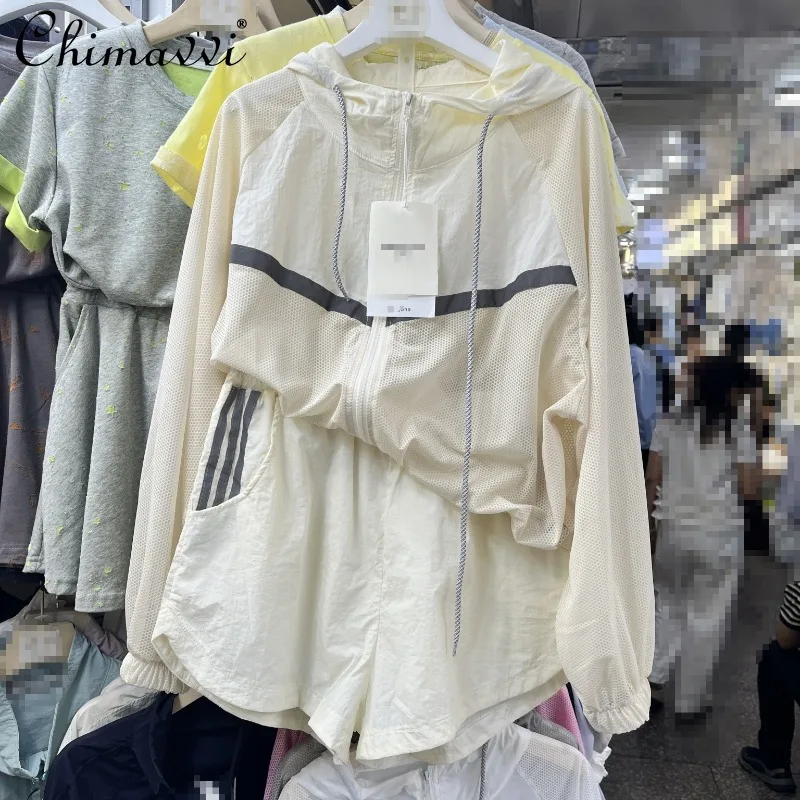2025 New European Internet Celebrities Popular Sports Summer Sunscreen Clothing Jacket Casual Shorts Two-piece Suit For Women
2025 New European Internet Celebrities Popular Sports Summer Sunscreen Clothing Jacket Casual Shorts Two-piece Suit For Women