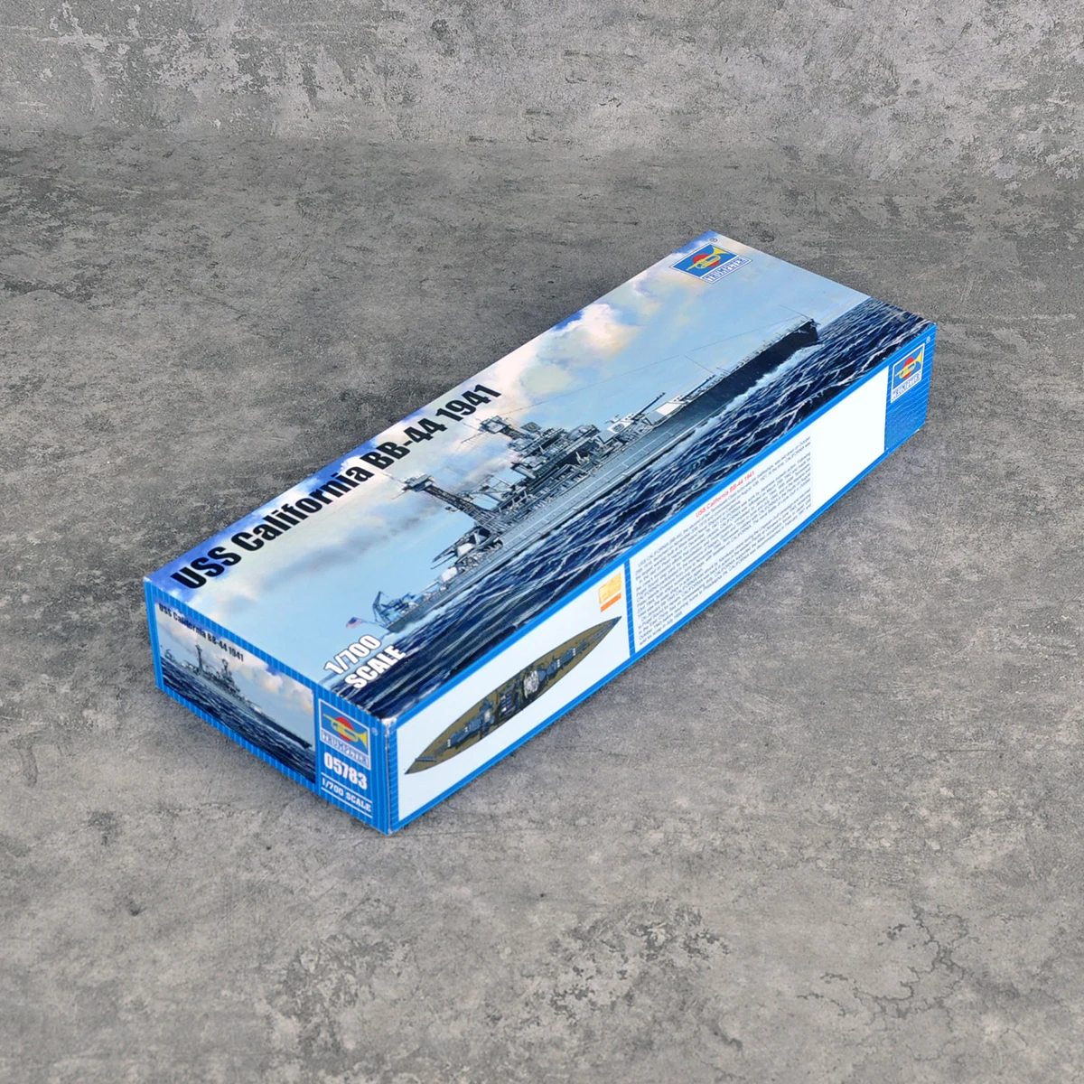 Trumpeter 05783 1/700 Battleship USS California BB-44 (1941) Warship Kit Scale Set Static plastic model
Trumpeter 05783 1/700 Battleship USS California BB-44 (1941) Warship Kit Scale Set Static plastic model
