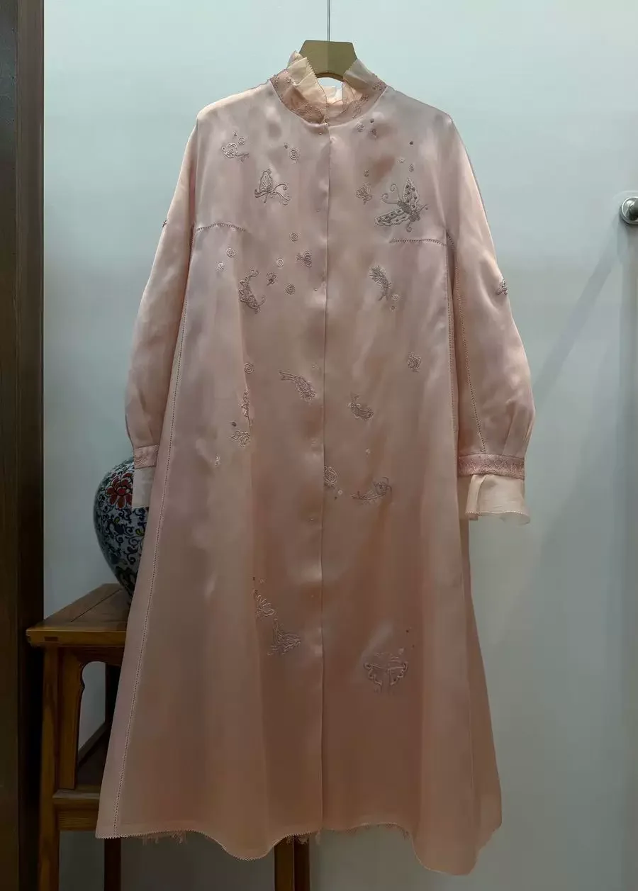 Casual Women's Pink Cheongsam Top Fashion Burgundy Silk Dress Sexy Ladies Blue Blouse Loose
Casual Women's Pink Cheongsam Top Fashion Burgundy Silk Dress Sexy Ladies Blue Blouse Loose