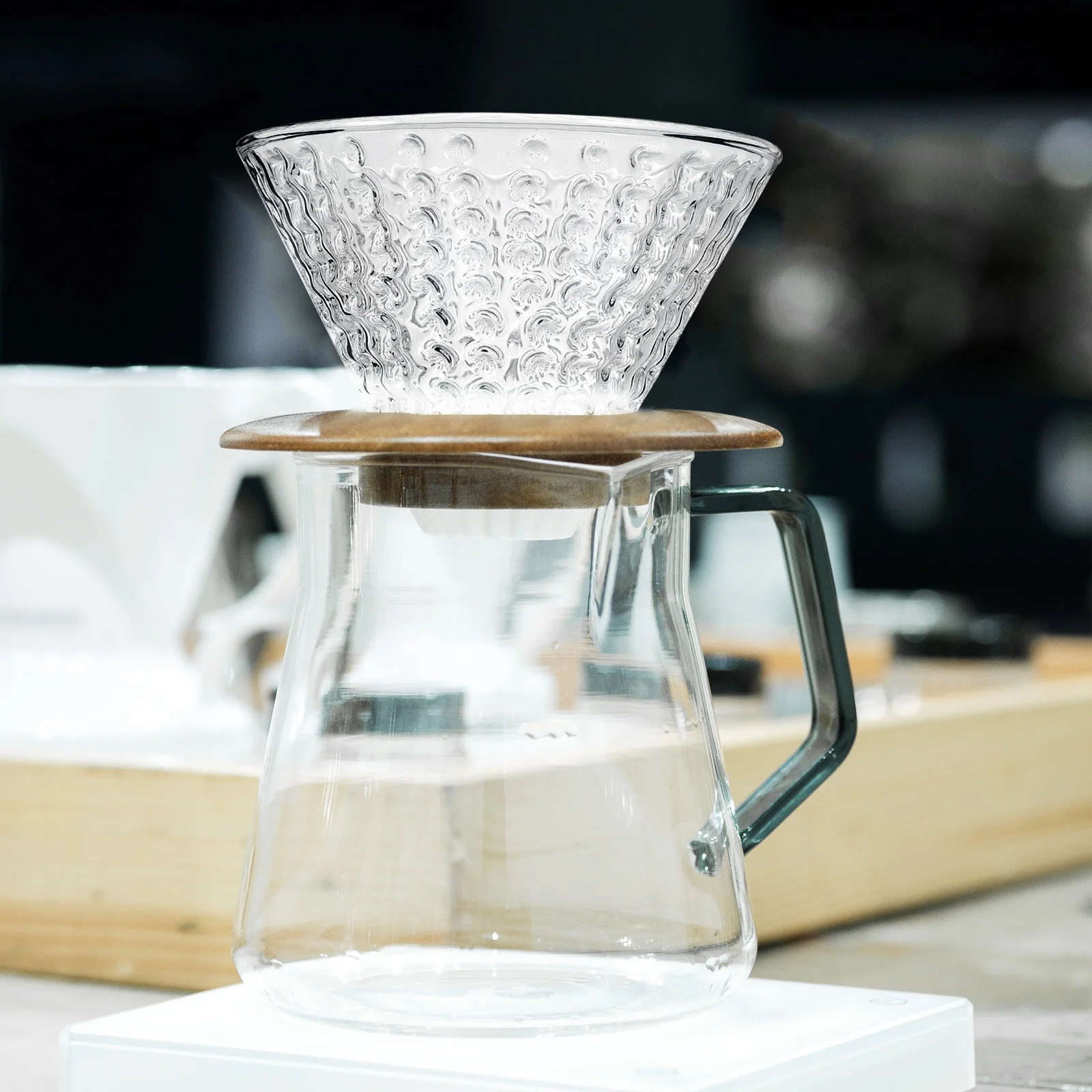 Coffee Dripper Filter Cup High Class Material Long Lasting Unique Design Suitable for Families Restaurants Hotels Meeting Rooms
Coffee Dripper Filter Cup High Class Material Long Lasting Unique Design Suitable for Families Restaurants Hotels Meeting Rooms