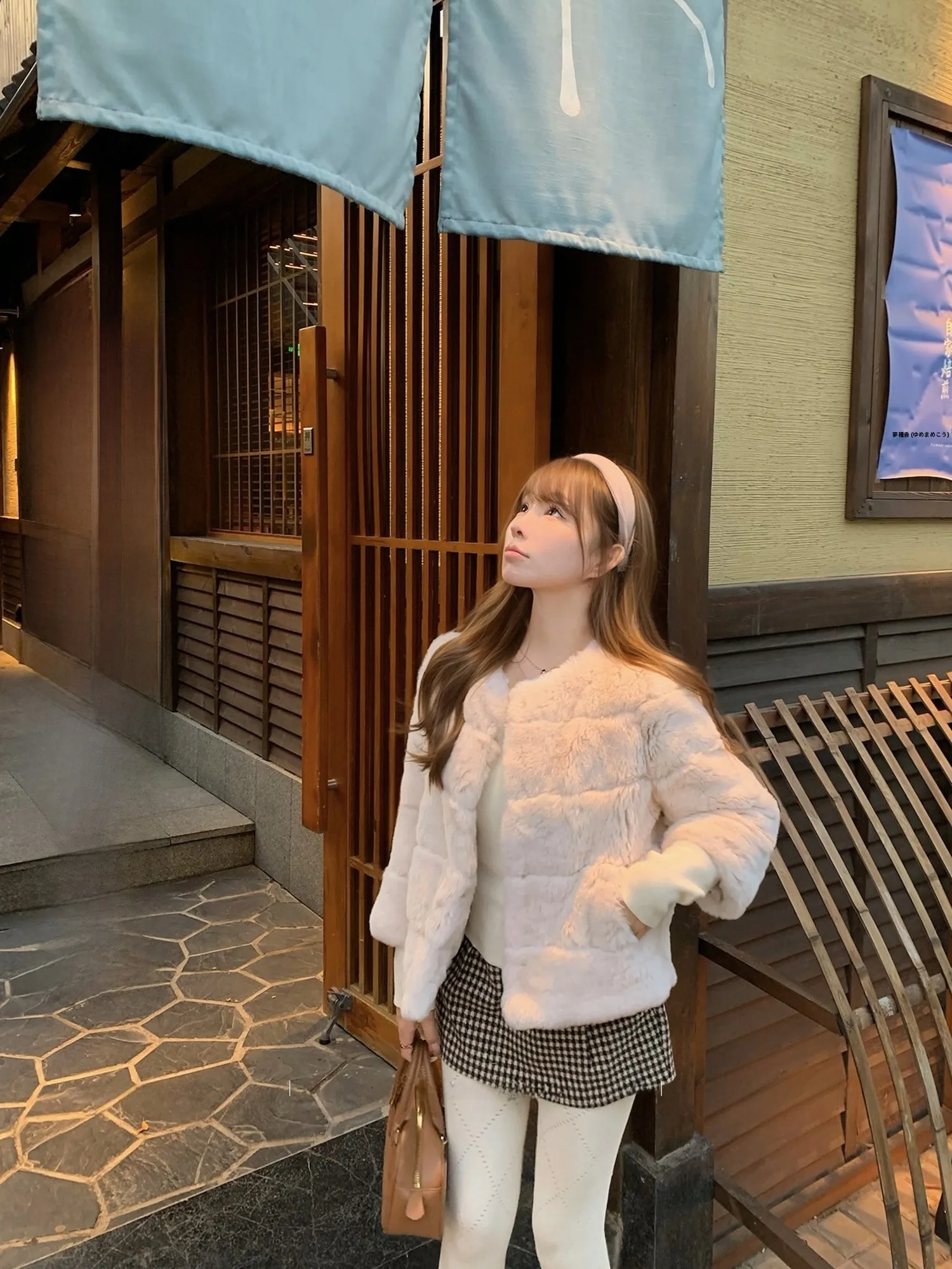 Lukira Pink Real Fur Rabbit Coat Women's Winter Thiened Long Sve round Ne Ele Sle Soft Silk Warm Outerwear
Lukira Pink Real Fur Rabbit Coat Women's Winter Thiened Long Sve round Ne Ele Sle Soft Silk Warm Outerwear