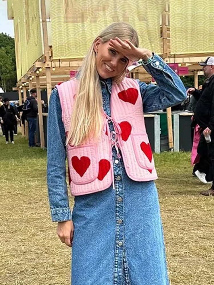 TARUXY Sweet Heart Print Lace Up Vests For Women Autumn V-neck Female Waistcoat Loose Pocket Thin 2024 Fashion Casual Outwear
TARUXY Sweet Heart Print Lace Up Vests For Women Autumn V-neck Female Waistcoat Loose Pocket Thin 2024 Fashion Casual Outwear