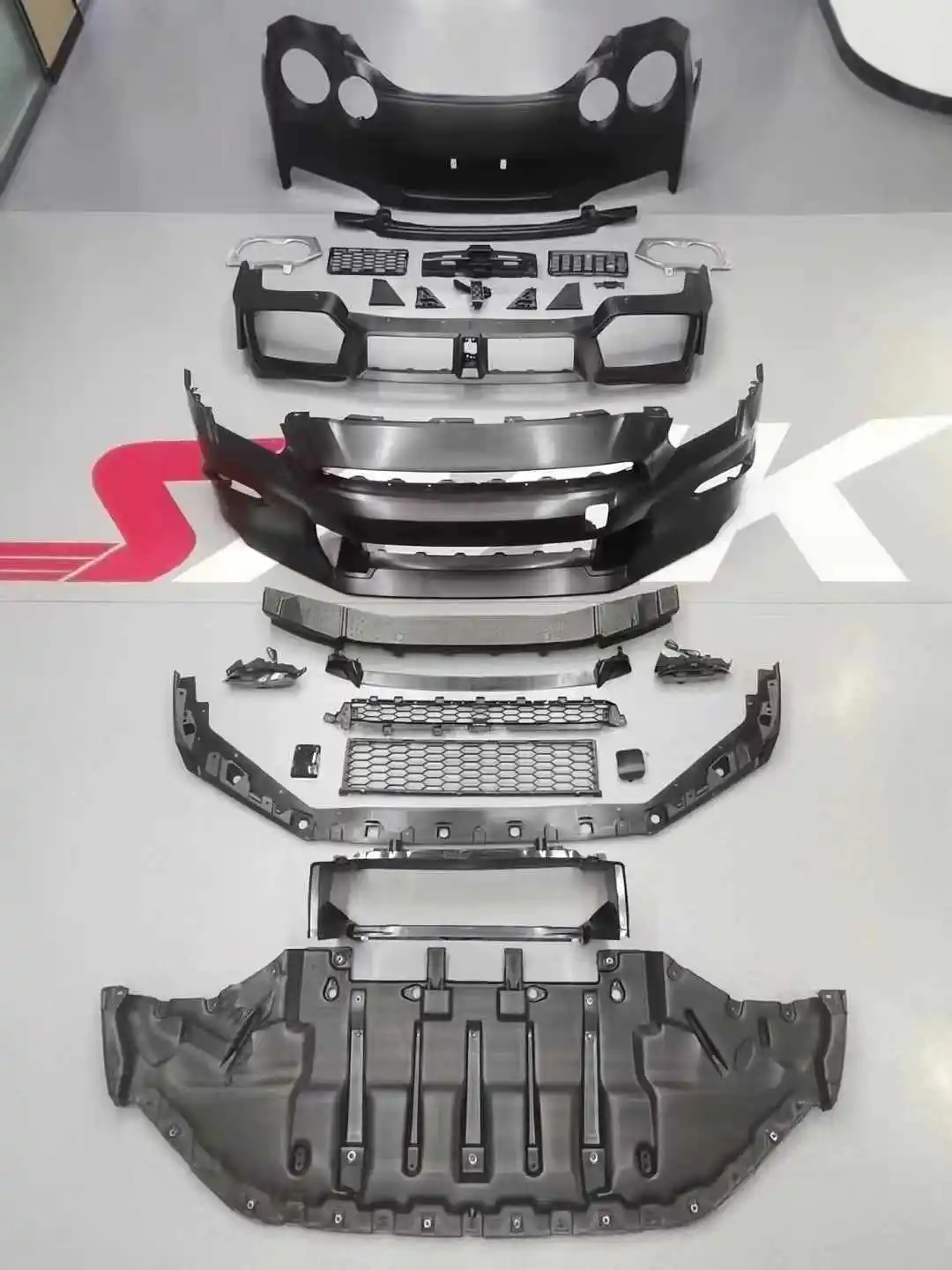 Custom made High Quality 2024 Style forNissan GTR Body Kit Old New Style Front & Rear Bumper Grille Perfect Fit Car Upgrade Kits
Custom made High Quality 2024 Style forNissan GTR Body Kit Old New Style Front & Rear Bumper Grille Perfect Fit Car Upgrade Kits