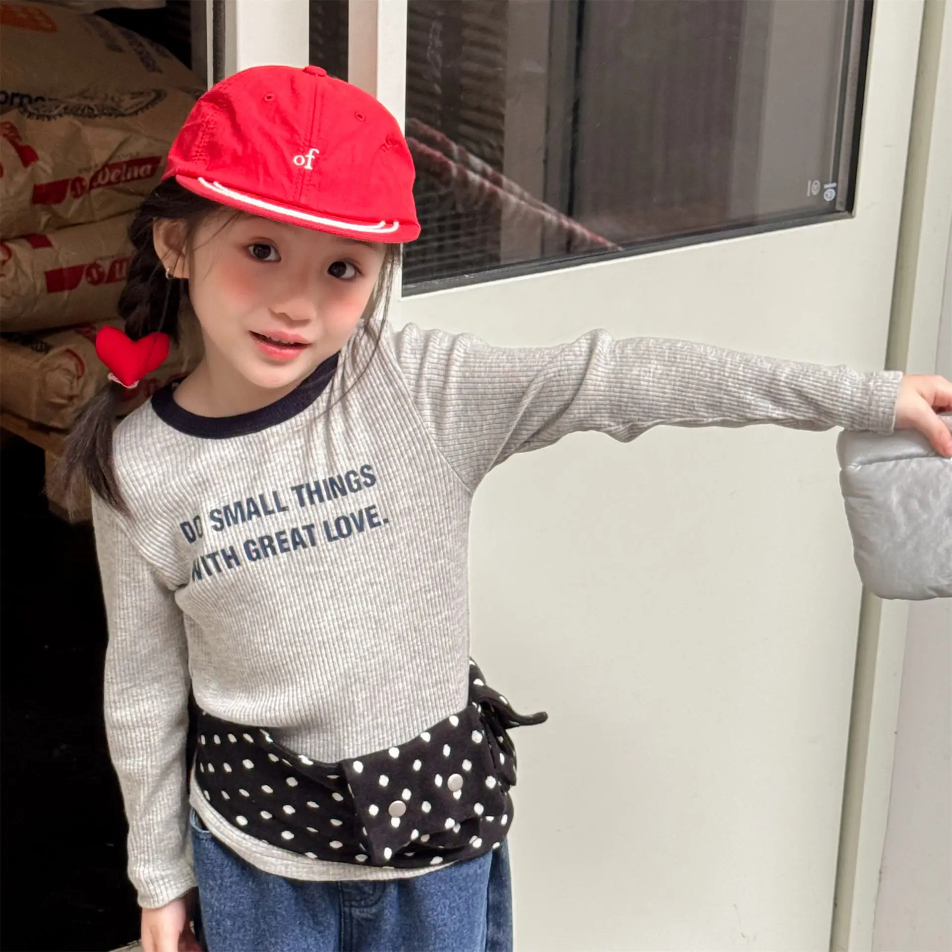 2025 Autumn New Children T Shirts Letter Print Girls Bottoming Shirts Cotton Baby Boys Long Sleeve T Shirts Kids Casual Tops
2025 Autumn New Children T Shirts Letter Print Girls Bottoming Shirts Cotton Baby Boys Long Sleeve T Shirts Kids Casual Tops