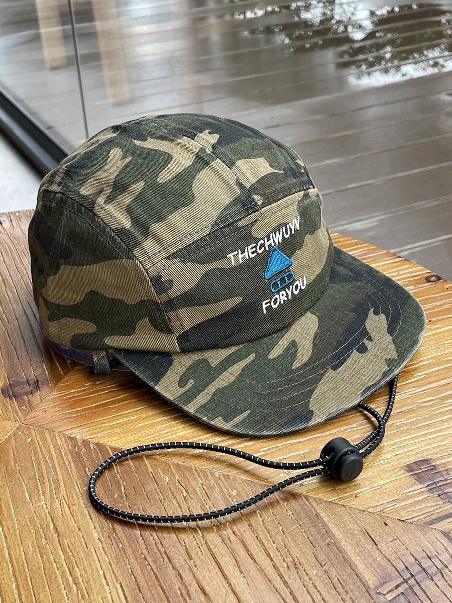 Casual Cotton Baseball Cap Flat Brim Spring Summer Outdoor ex Hat with Wind Rope Camouflage Design for Couples And Youth
Casual Cotton Baseball Cap Flat Brim Spring Summer Outdoor ex Hat with Wind Rope Camouflage Design for Couples And Youth
