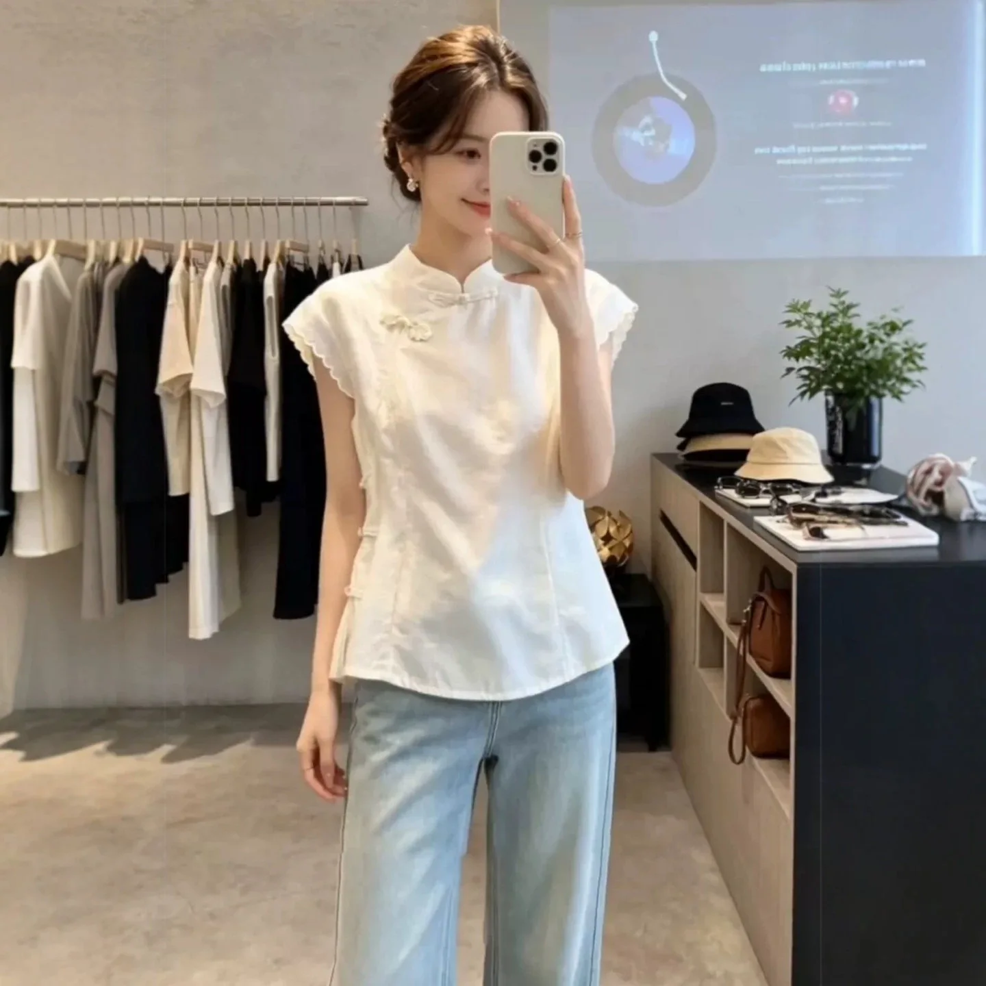 New Chinese Fashion Diagonal Short-sleeved Shirt Women's Summer 2026 New Button-up Shirt
New Chinese Fashion Diagonal Short-sleeved Shirt Women's Summer 2026 New Button-up Shirt