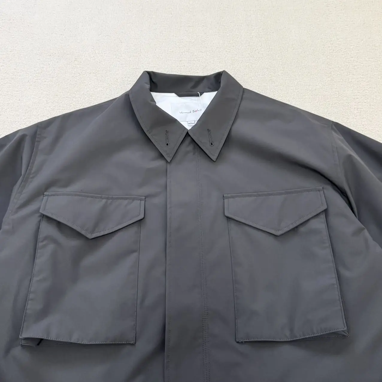 NANAMICA VERSANT Soleil four-pocket waterproof jacket
NANAMICA VERSANT Soleil four-pocket waterproof jacket