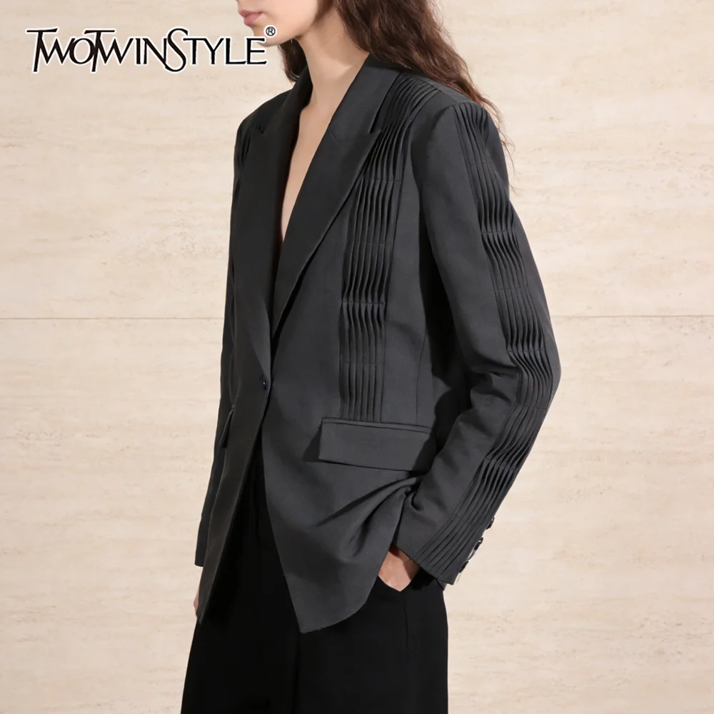 TWOTWINSTYLE Gray Spliced Folds Chic Jacket Female Lapel Long Sleeve Loose Commute Elegant Women's Jackets Fashion Autumn New
TWOTWINSTYLE Gray Spliced Folds Chic Jacket Female Lapel Long Sleeve Loose Commute Elegant Women's Jackets Fashion Autumn New