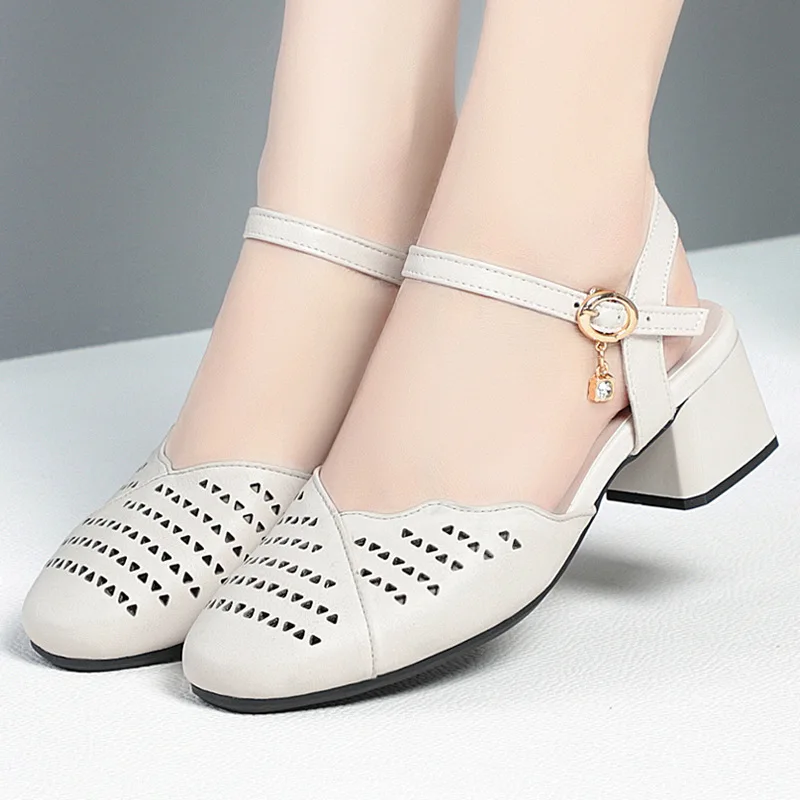 4cm Breathable Comfortable Round Head Hollow Shoes Women's Platform Sandals 2026 Block Heel Genuine Leather Sandals Mom Office
4cm Breathable Comfortable Round Head Hollow Shoes Women's Platform Sandals 2026 Block Heel Genuine Leather Sandals Mom Office