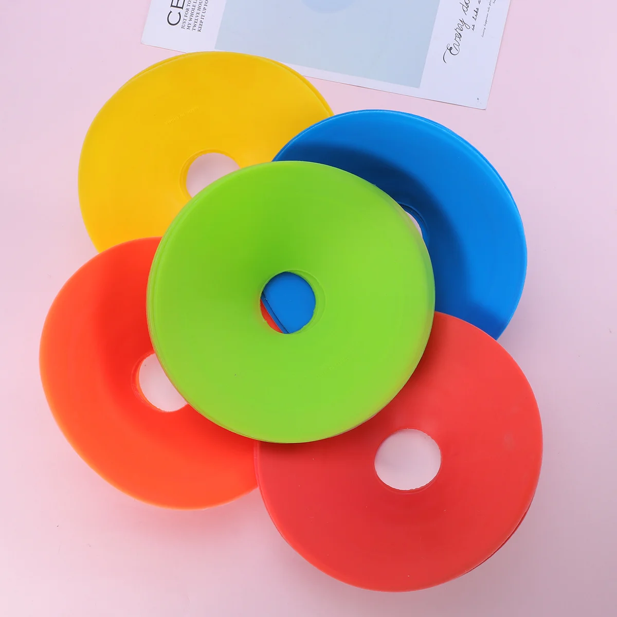 25pcs Disc Cone Set For Soccer Football Training Sports Lines Boundaries Safety Markers Team Sports Equipment
25pcs Disc Cone Set For Soccer Football Training Sports Lines Boundaries Safety Markers Team Sports Equipment