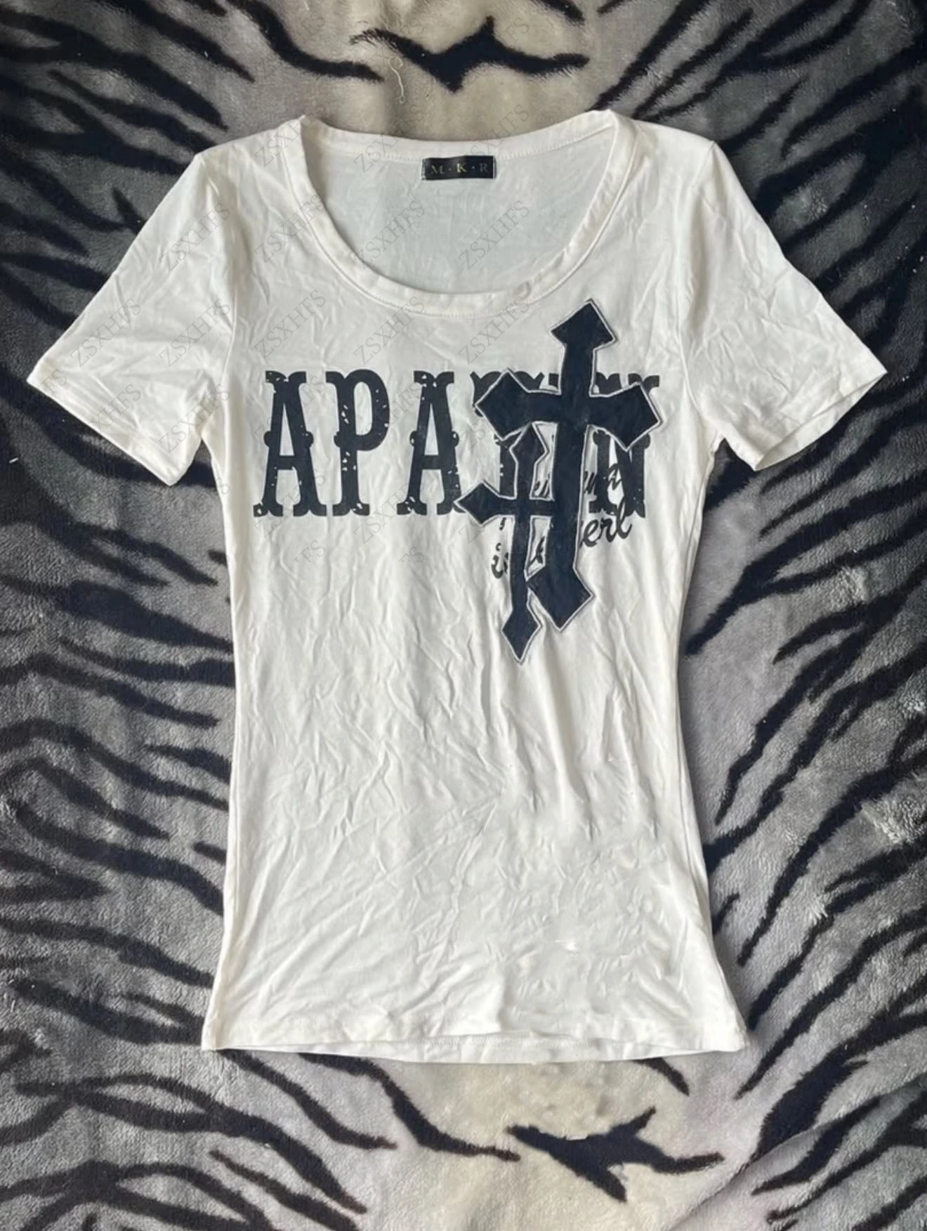 High Street Punk Свободная футболка Готические майки Женская летняя одежда Футболки Emo Girl Harajuku Гранж Эстетический укороченный топ Y2k Топы
High Street Punk Свободная футболка Готические майки Женская летняя одежда Футболки Emo Girl Harajuku Гранж Эстетический укороченный топ Y2k Топы