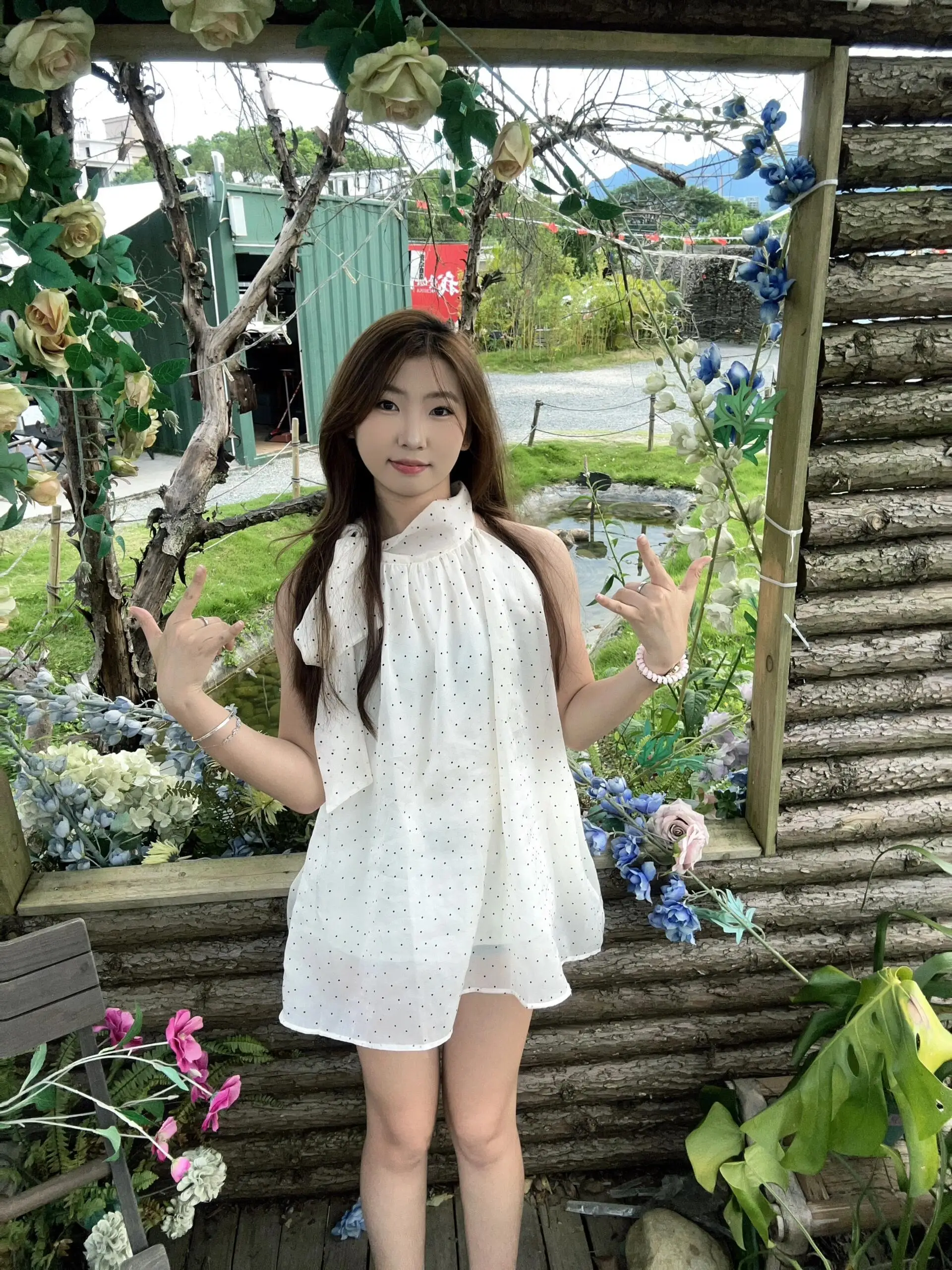Summer Polka Dot Hanging Neck Design Sense Shoelace Knot Loose Slimming Sleeveless Women's Shirt Korean Style Commute
Summer Polka Dot Hanging Neck Design Sense Shoelace Knot Loose Slimming Sleeveless Women's Shirt Korean Style Commute