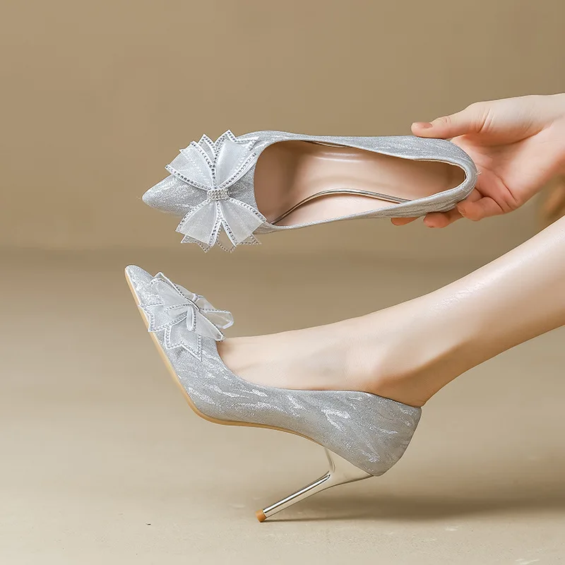Silver Crystal Knot Pointed Toe High Heels Women's Thin Heel Single Shoes Spring Autumn New Style Wedding Shoes
Silver Crystal Knot Pointed Toe High Heels Women's Thin Heel Single Shoes Spring Autumn New Style Wedding Shoes
