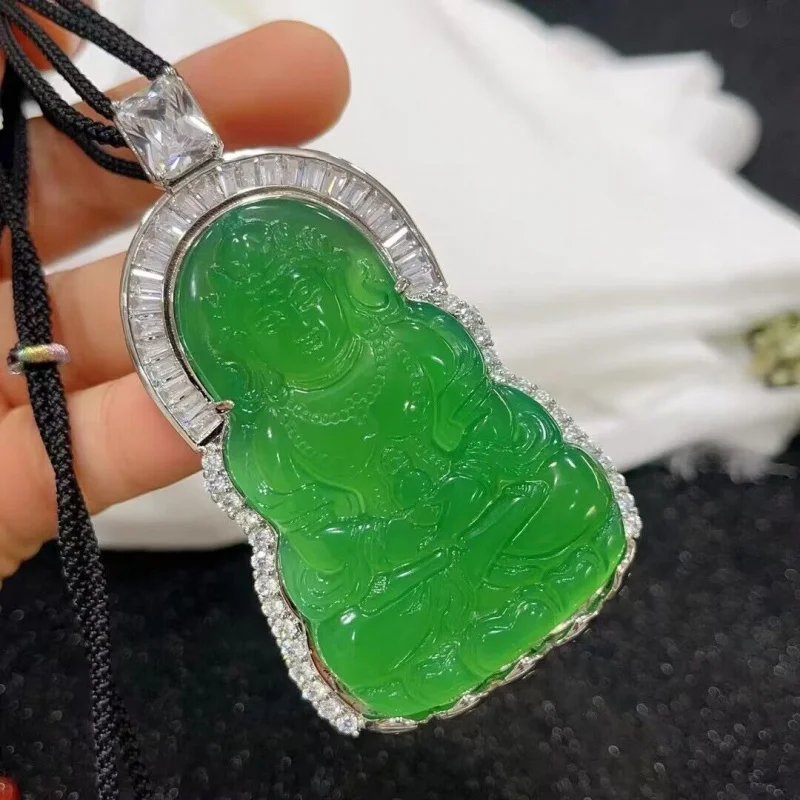 Silver Plated Inlaid High Emerald Green Chalcedony Large Guanyin Mother Pendant Agate Jade Necklace Ornament
Silver Plated Inlaid High Emerald Green Chalcedony Large Guanyin Mother Pendant Agate Jade Necklace Ornament