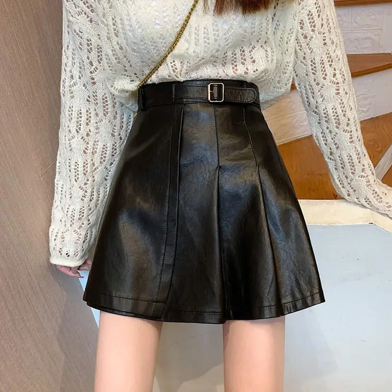 2025 New Faux Leather Skirt Women Korean Solid PU Black/White High Waist Skirt Woman
2025 New Faux Leather Skirt Women Korean Solid PU Black/White High Waist Skirt Woman