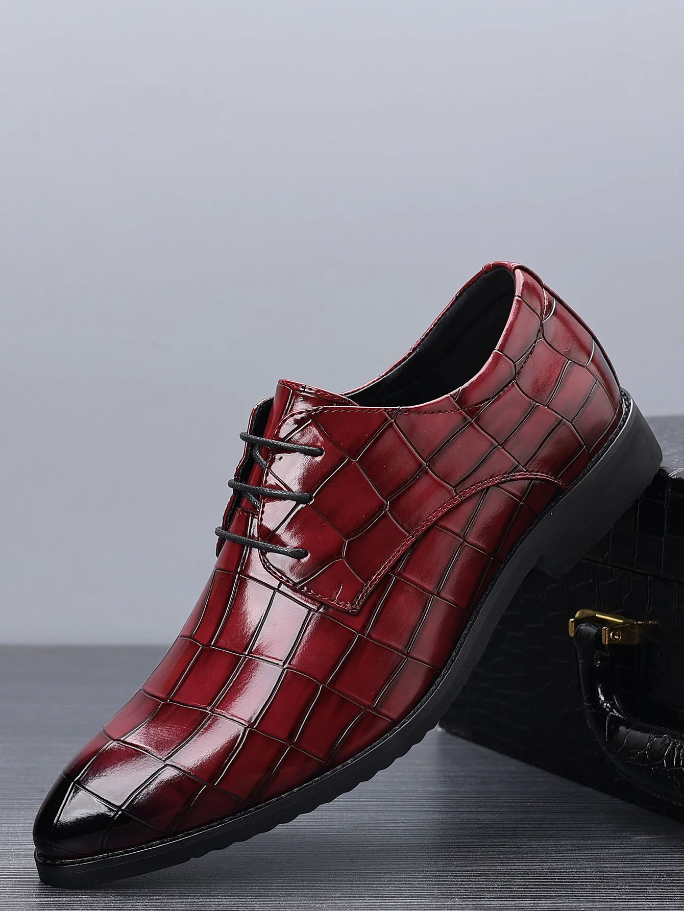 Men's plaid casual wear-resistant formal wear business pointed lace up leather shoes
Men's plaid casual wear-resistant formal wear business pointed lace up leather shoes
