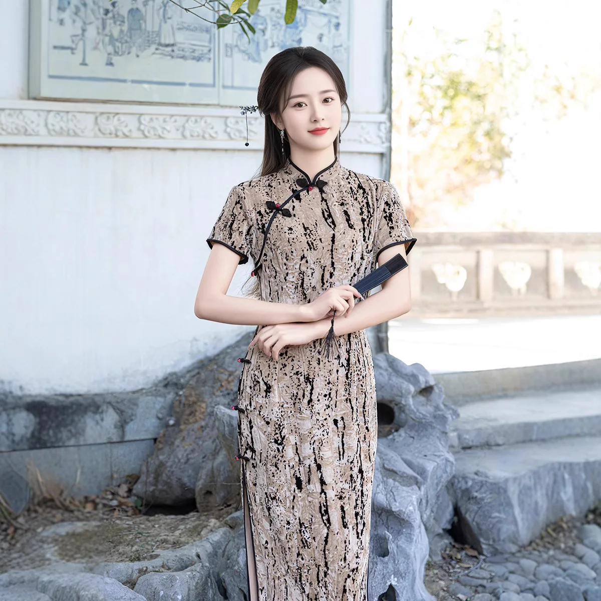 Chinese Traditional Female Long Qipao Dress Exquisite Classic Short SleeveVelvet Cheongsam Vestidos
Chinese Traditional Female Long Qipao Dress Exquisite Classic Short SleeveVelvet Cheongsam Vestidos