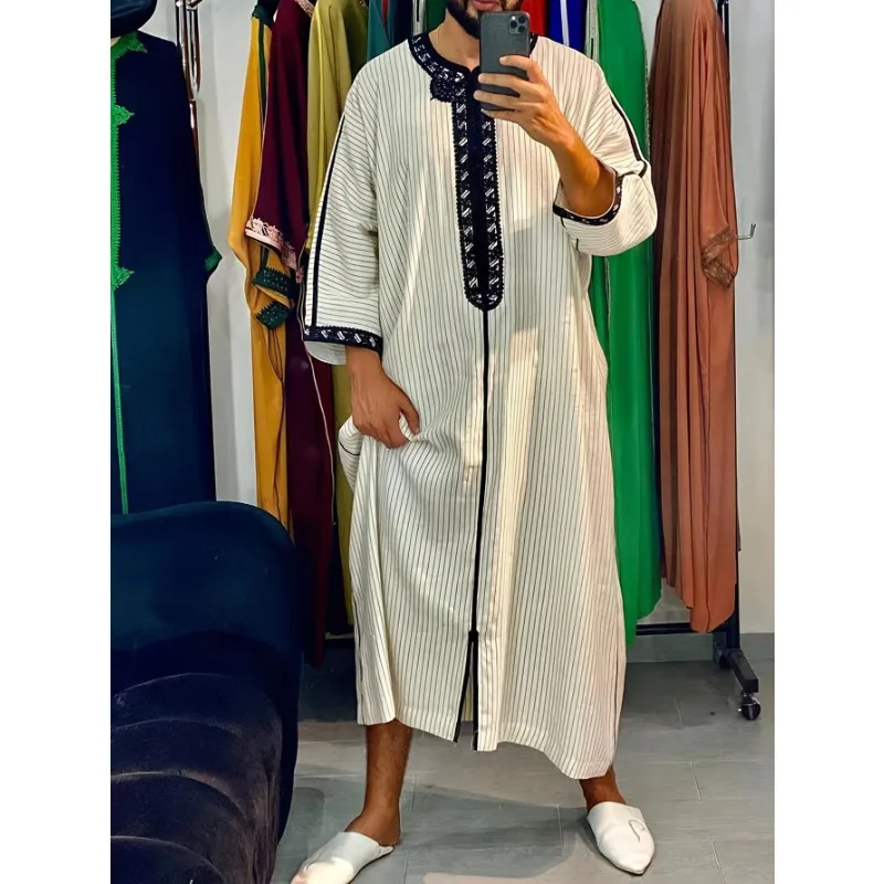 New 2025 Islam Muslim Men Clothing Loose Pour Homme Caftan Islamic Robes Pakistan Arabia Dress
New 2025 Islam Muslim Men Clothing Loose Pour Homme Caftan Islamic Robes Pakistan Arabia Dress