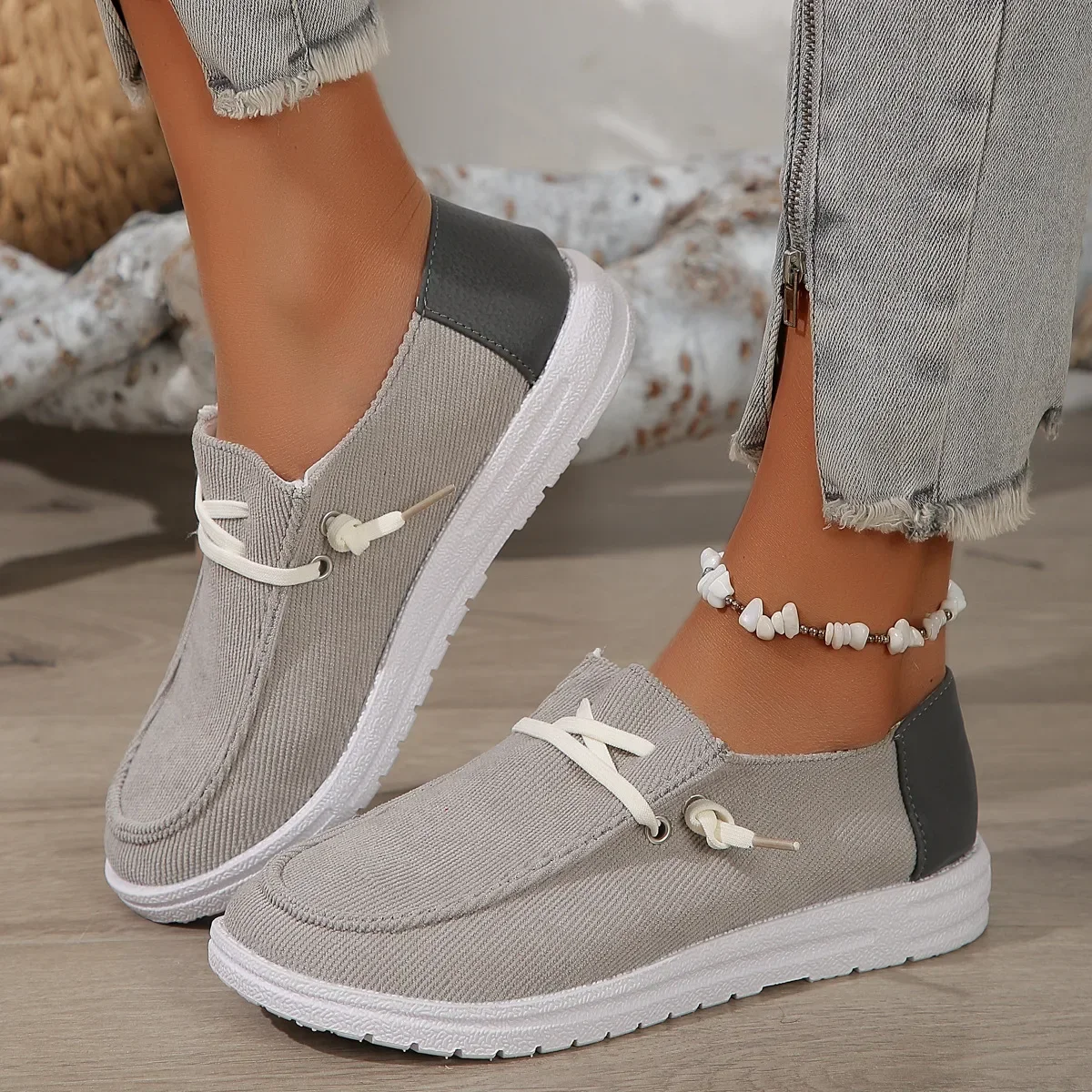 Spring New Women's Flat Shoes Plus Size 43 Comfortable Lace Up Casual Shoes Canvas Shoes for Women Fashion Loafers Zapatos Mujer
Spring New Women's Flat Shoes Plus Size 43 Comfortable Lace Up Casual Shoes Canvas Shoes for Women Fashion Loafers Zapatos Mujer
