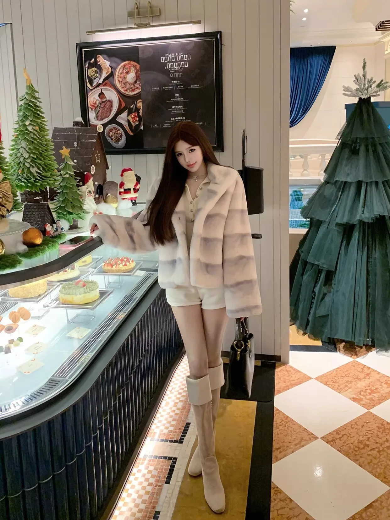 Новая экологичная шуба Luna 225: молодежная, в полоску, из натурального меха, роскошная, укороченная, с длинными рукавами
Новая экологичная шуба Luna 225: молодежная, в полоску, из натурального меха, роскошная, укороченная, с длинными рукавами