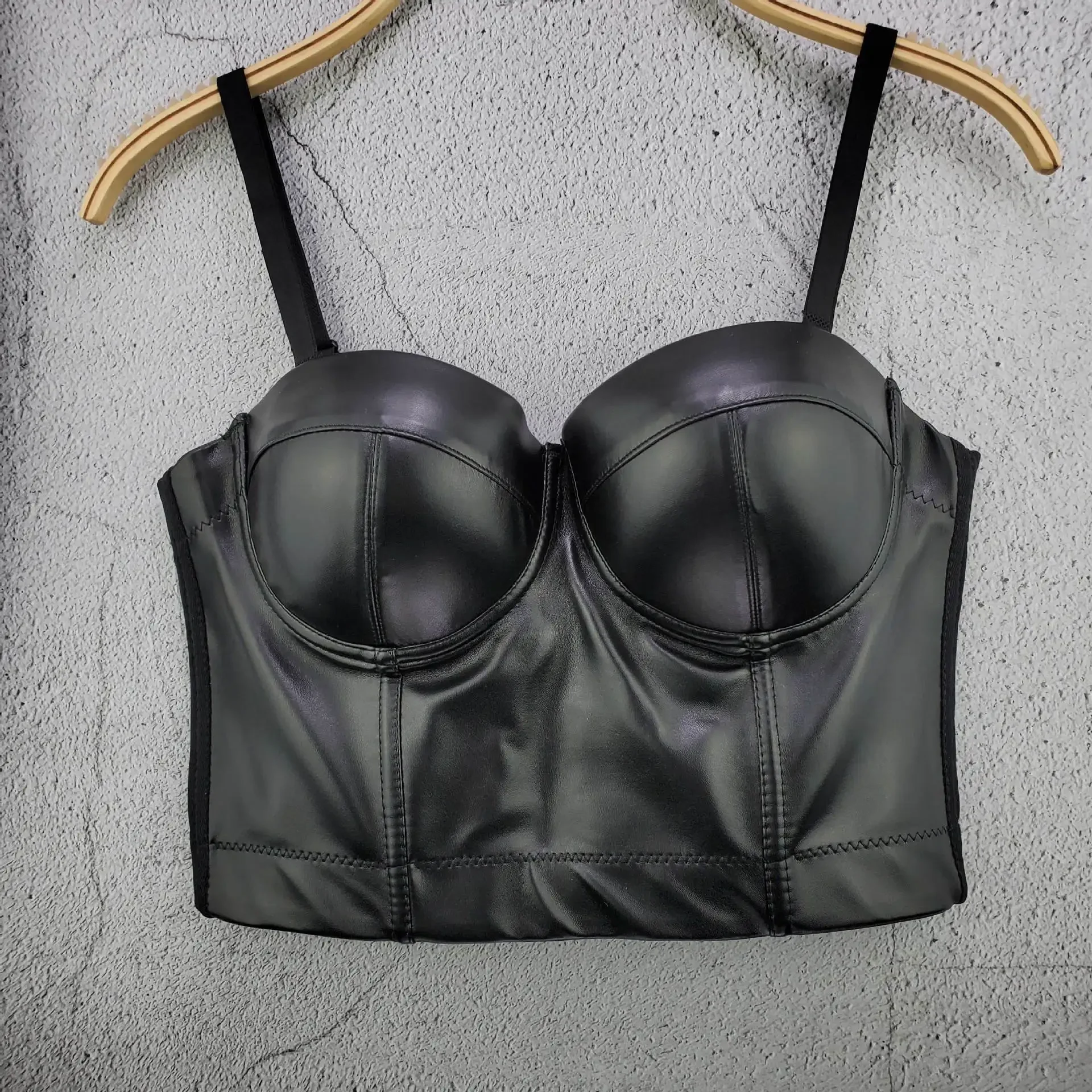 2026 Vintage Leather Suspenders Women Solid Color Elastic Undershirt Versatile Sexy Corset Wrapped Breast Vest for Female New
2026 Vintage Leather Suspenders Women Solid Color Elastic Undershirt Versatile Sexy Corset Wrapped Breast Vest for Female New