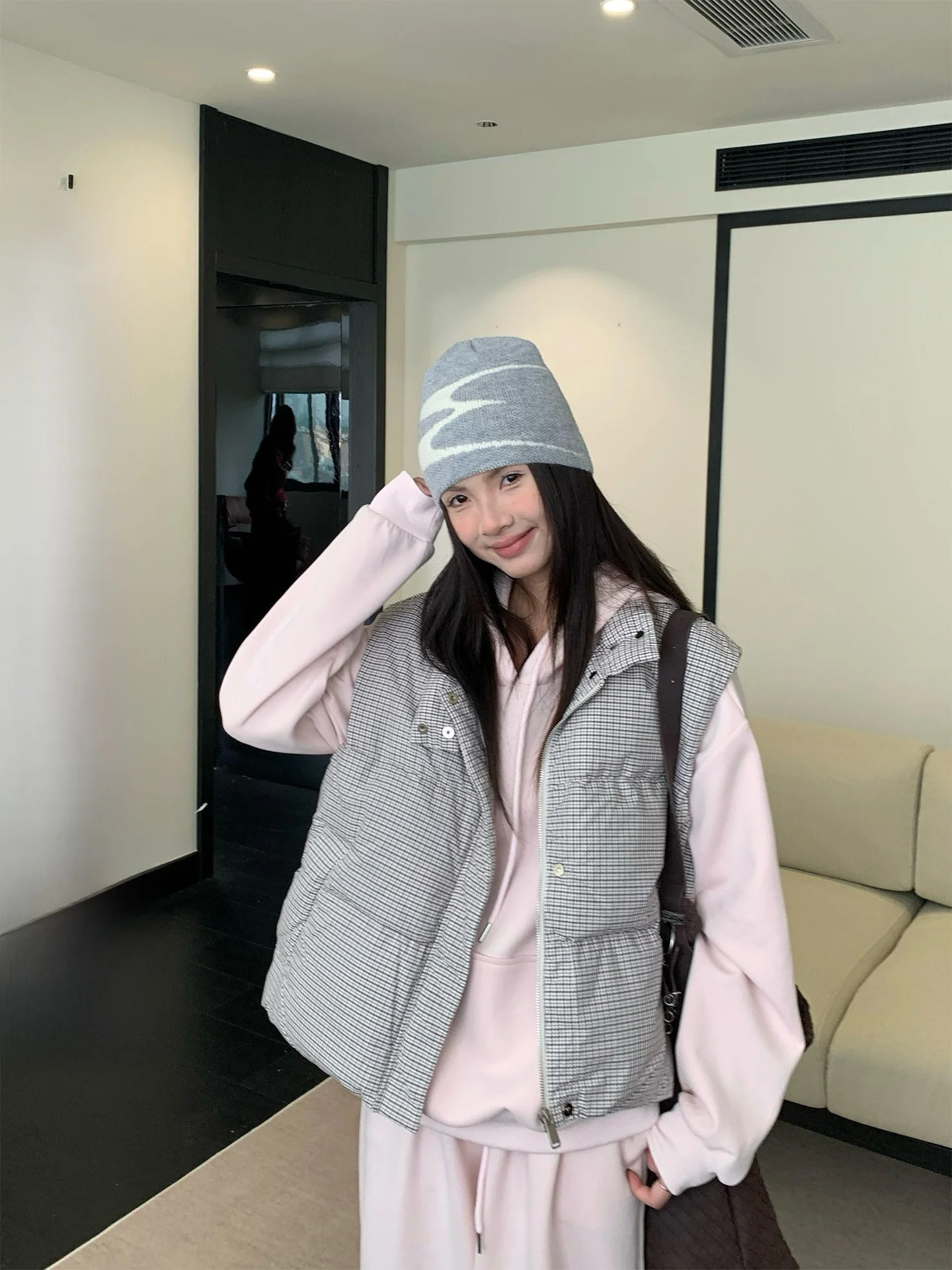 Winter Thiened Casual Women's Vest Loose Fit No-Sve Outerwear Plaid Design Stand Collar Bread Coat Sli And Warm
Winter Thiened Casual Women's Vest Loose Fit No-Sve Outerwear Plaid Design Stand Collar Bread Coat Sli And Warm