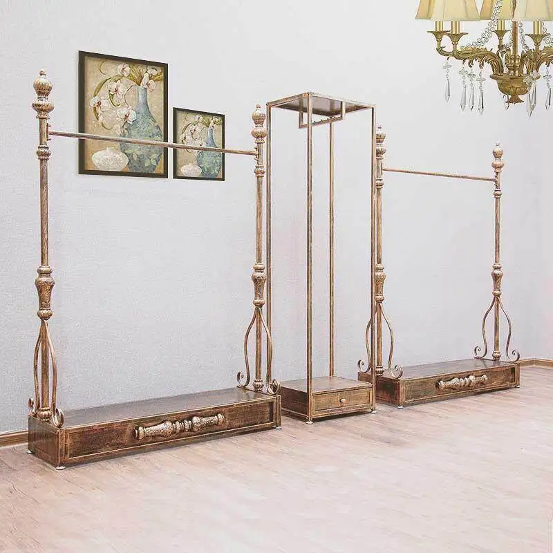 European iron retro clothing rack floor-standing clothing store hanger display rack
European iron retro clothing rack floor-standing clothing store hanger display rack