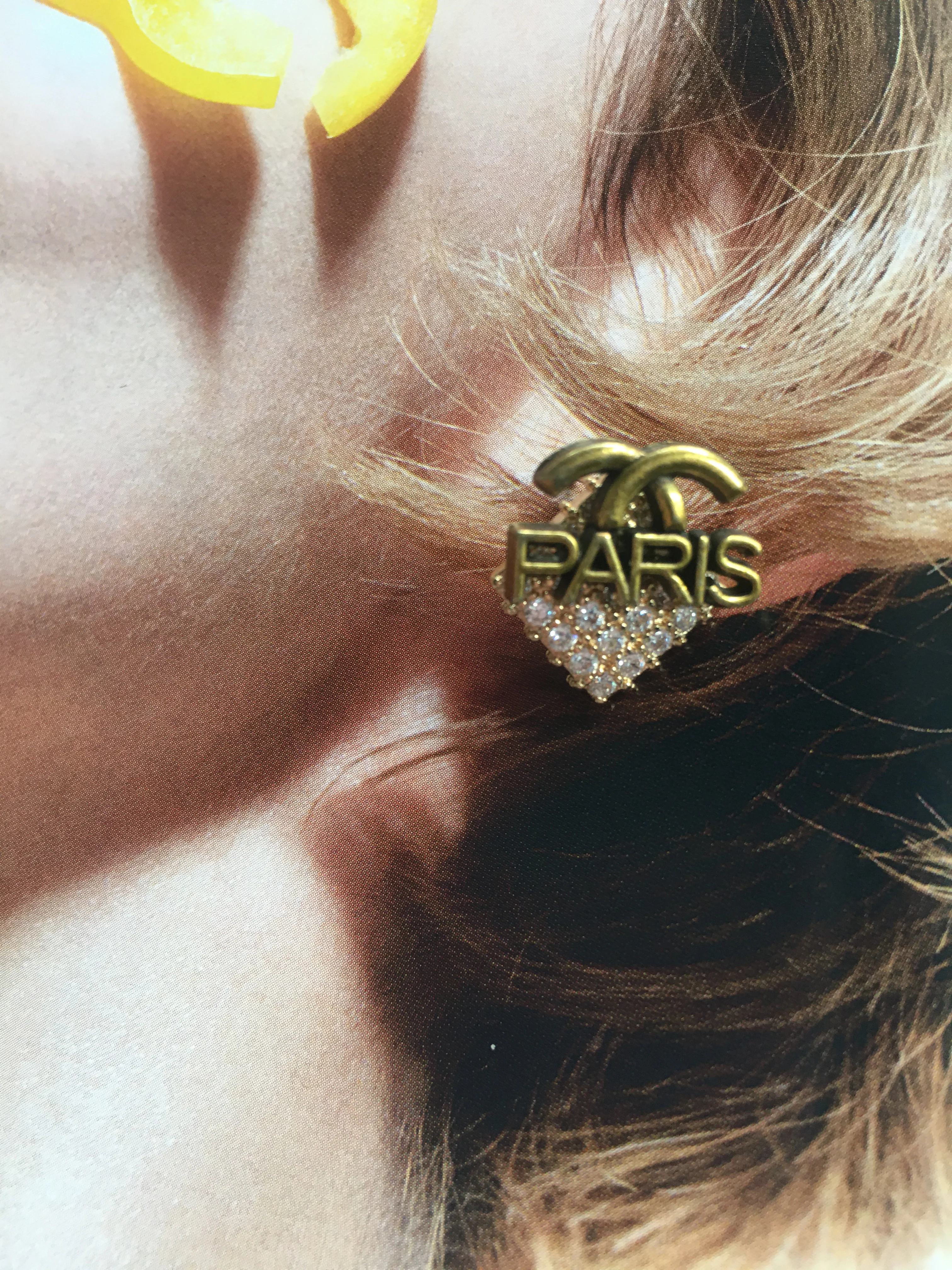 Luxury irregular heart earrings Lighthearted love earrings New high-end earpieces 2025
Luxury irregular heart earrings Lighthearted love earrings New high-end earpieces 2025