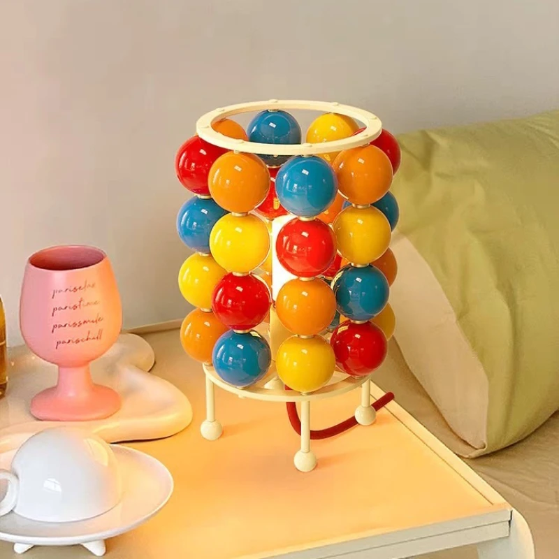 Vintage color table lamp medieval decoration children's room Nordic living room sofa bedroom
Vintage color table lamp medieval decoration children's room Nordic living room sofa bedroom