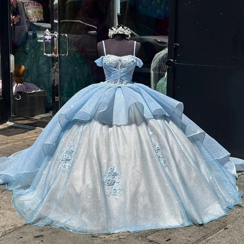 Charming Ball Gown Blue Elegant Quinceanera Dresses Spaghetti Straps Lace Appliques Ruffles Tulle Glitter Vestidos De 15 Anos
Charming Ball Gown Blue Elegant Quinceanera Dresses Spaghetti Straps Lace Appliques Ruffles Tulle Glitter Vestidos De 15 Anos