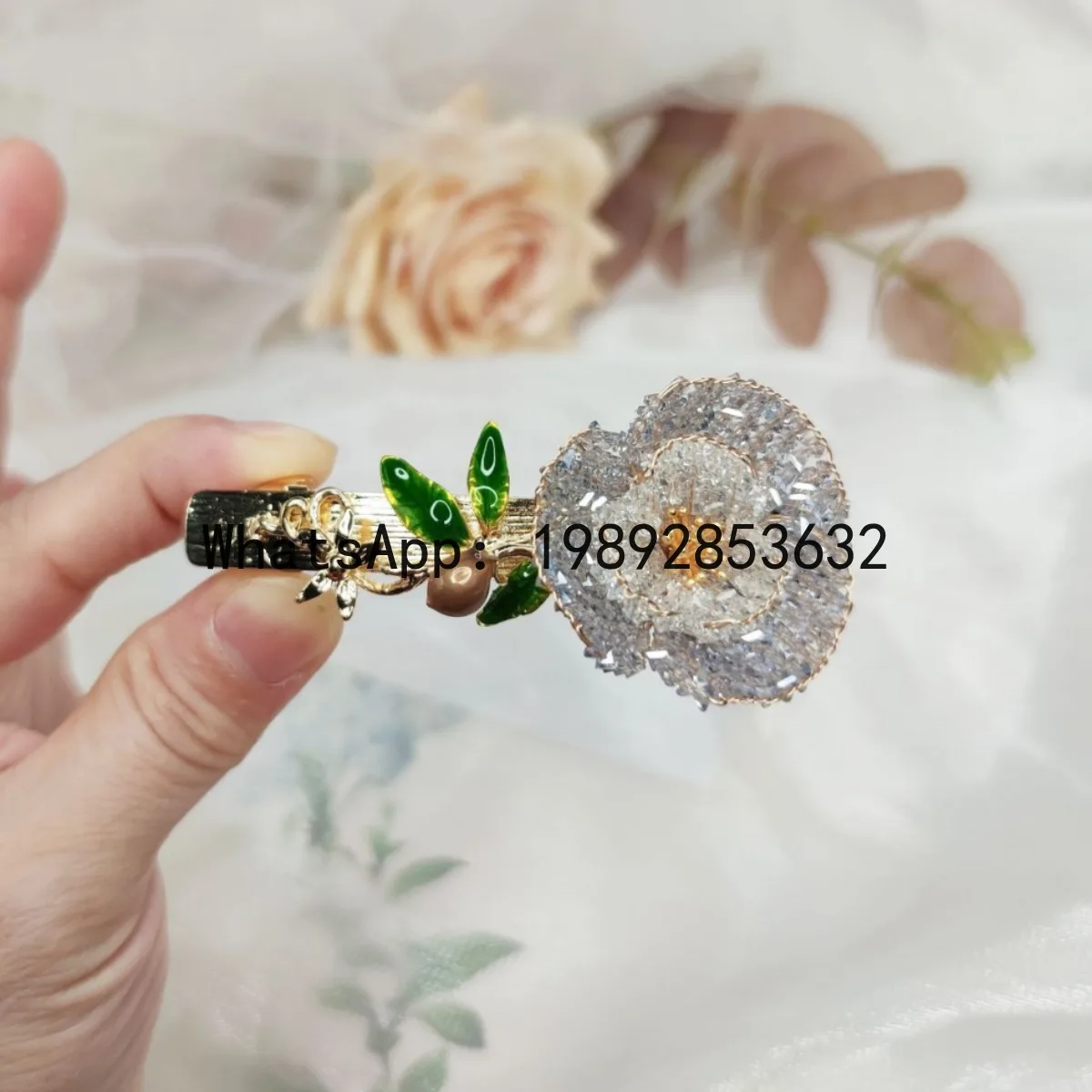 FS6Heavy Industry Sparkling Crystal Flower Hairpin Female Jewelry Edge Clip Original Weaving Headpiece
FS6Heavy Industry Sparkling Crystal Flower Hairpin Female Jewelry Edge Clip Original Weaving Headpiece