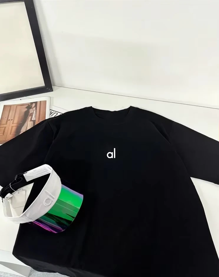 Men's and Women's New T-shirt Fashion Brand Short Sleeved T-shirt Men's and Women's Loose High-quality Casual Versatile Top
Men's and Women's New T-shirt Fashion Brand Short Sleeved T-shirt Men's and Women's Loose High-quality Casual Versatile Top