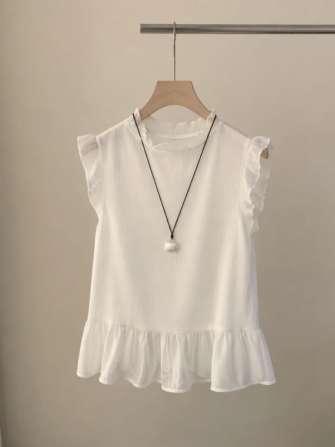 Summer 2026 Trendy Ageless Sleeveless Vest Casual Loose Women's Top round Neck Color Commute Style Fashionable Unique
Summer 2026 Trendy Ageless Sleeveless Vest Casual Loose Women's Top round Neck Color Commute Style Fashionable Unique