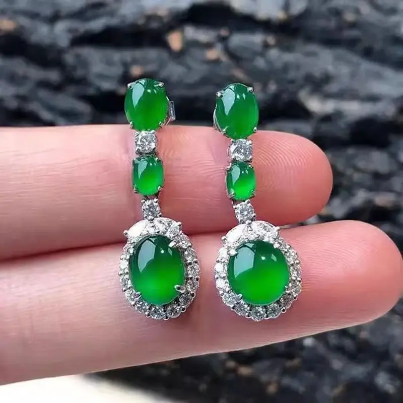 Popular ice species long egg surface stud earrings light luxury with trendy fashion versatile new high-end earrings
Popular ice species long egg surface stud earrings light luxury with trendy fashion versatile new high-end earrings