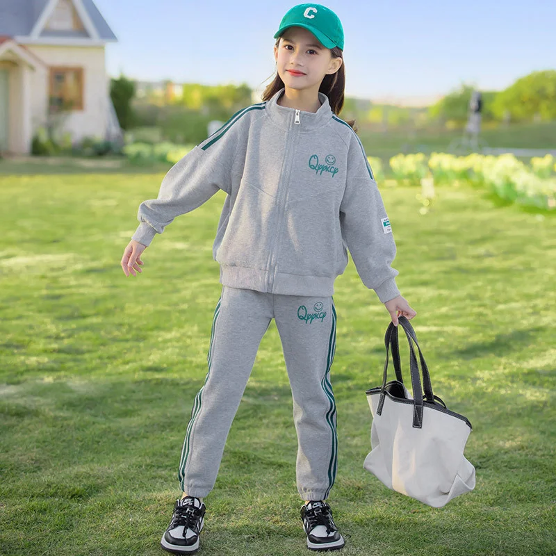 Girls Coat +Pants Kids Suits 2PCS/Set Cotton 2024 Retro Spring AutumnCotton Tracksuit School Suits Christmas Gift Children Clot
Girls Coat +Pants Kids Suits 2PCS/Set Cotton 2024 Retro Spring AutumnCotton Tracksuit School Suits Christmas Gift Children Clot