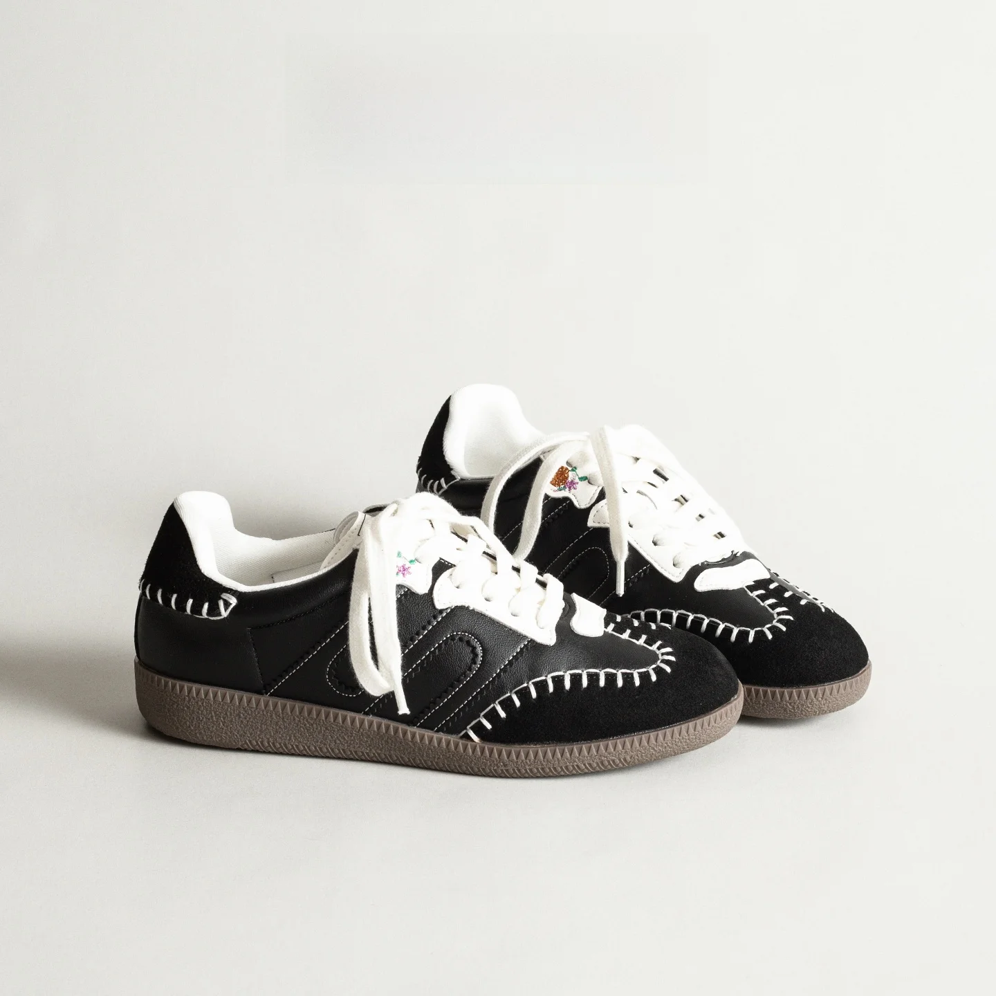 Vintage Thick Bottom Deqin Shoes Women's Casual Sports Fashionable Leather Lace-Up Stitched up Sneakers round Toe mid Heel
Vintage Thick Bottom Deqin Shoes Women's Casual Sports Fashionable Leather Lace-Up Stitched up Sneakers round Toe mid Heel