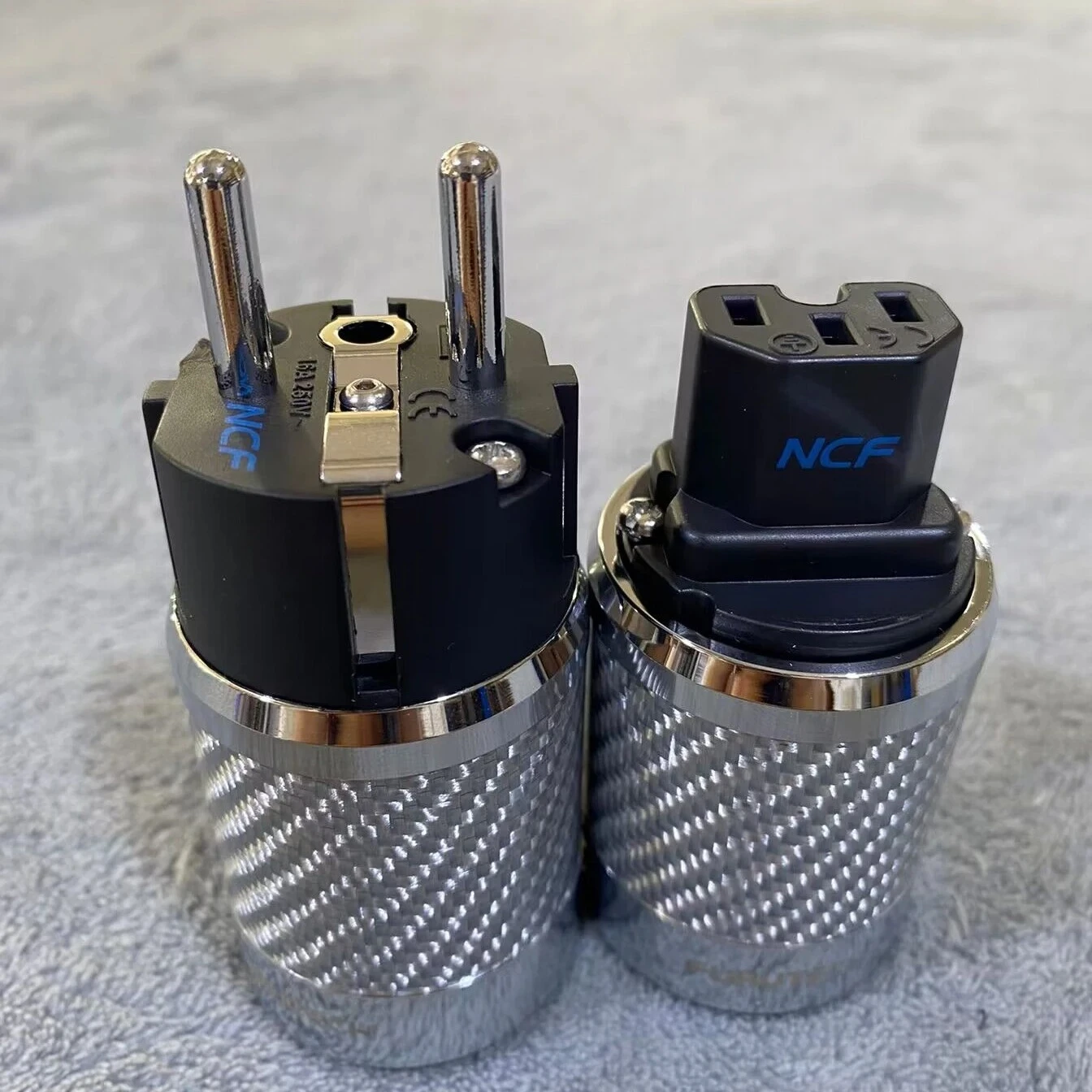 Furukawa Schuko Power Plug FI-50 NCF Nano Crystal Rhodium Plated Hi-end EU/US Audio Power Supply Plug 15A 125V/10A 250V Flagship
Furukawa Schuko Power Plug FI-50 NCF Nano Crystal Rhodium Plated Hi-end EU/US Audio Power Supply Plug 15A 125V/10A 250V Flagship