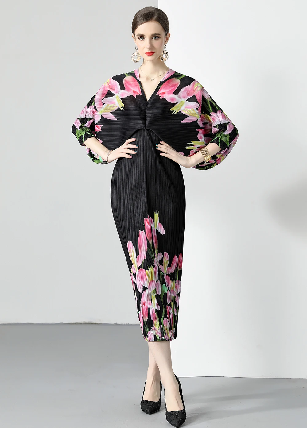 Pleated Half Sleeve Batwing Dress 2024 Spring/Summer New V-Neck Contrast Panel Print Mid Length Loose Party Elegant Women
Pleated Half Sleeve Batwing Dress 2024 Spring/Summer New V-Neck Contrast Panel Print Mid Length Loose Party Elegant Women