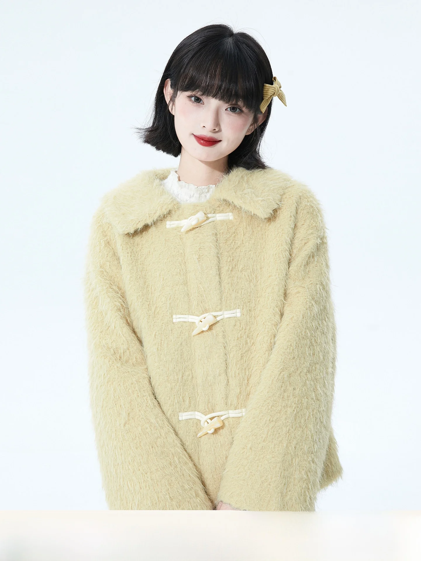 Утепленное фланелевое женское пальто с хлопковой вставкой, теплым воротником-стойкой на пуговицах, из мягкого бархата, зимняя верхняя одежда для женщин
Утепленное фланелевое женское пальто с хлопковой вставкой, теплым воротником-стойкой на пуговицах, из мягкого бархата, зимняя верхняя одежда для женщин