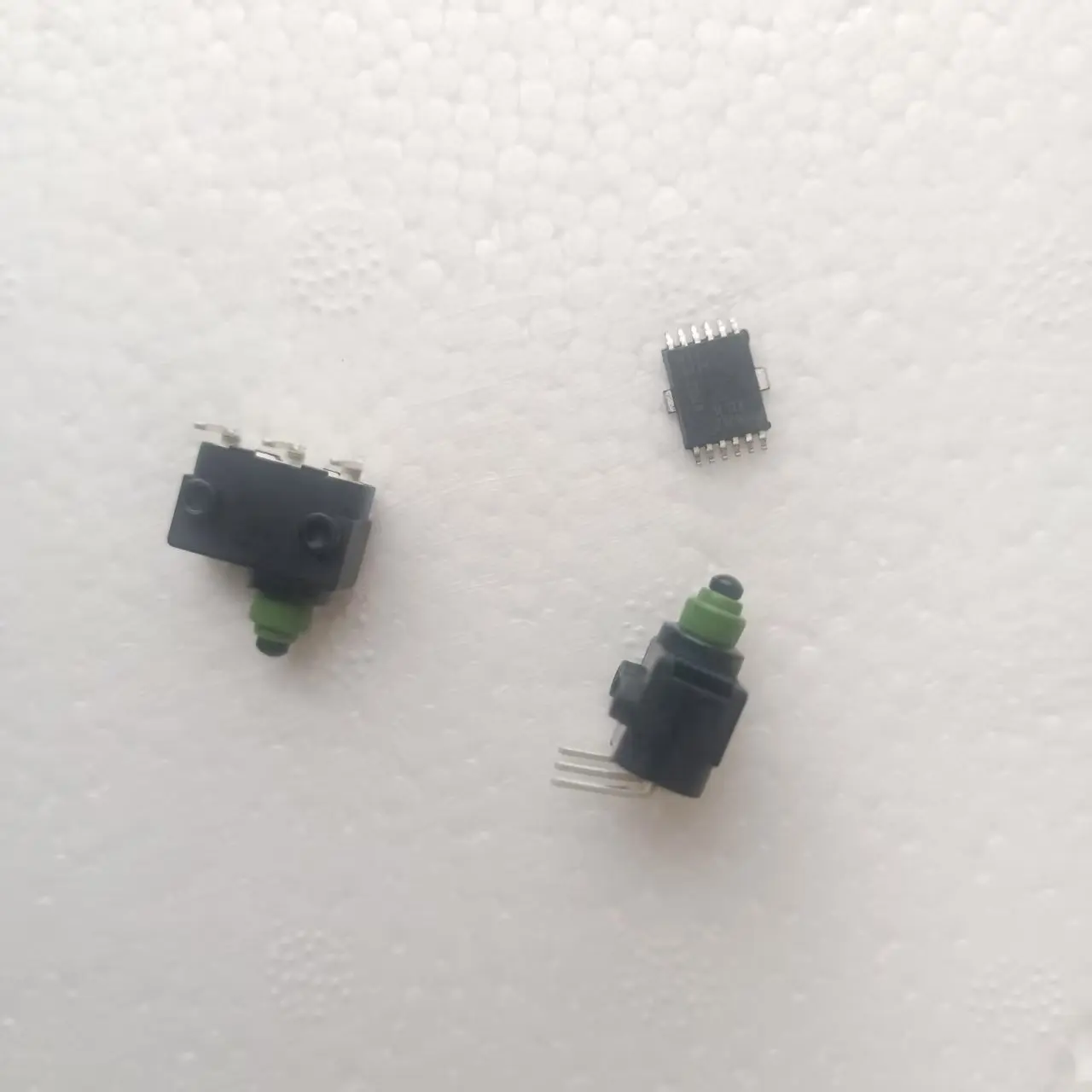 Ремкомплект модуля замка рулевого управления для Audi A4 A5 ELV 8K0905852A без адаптации
Ремкомплект модуля замка рулевого управления для Audi A4 A5 ELV 8K0905852A без адаптации