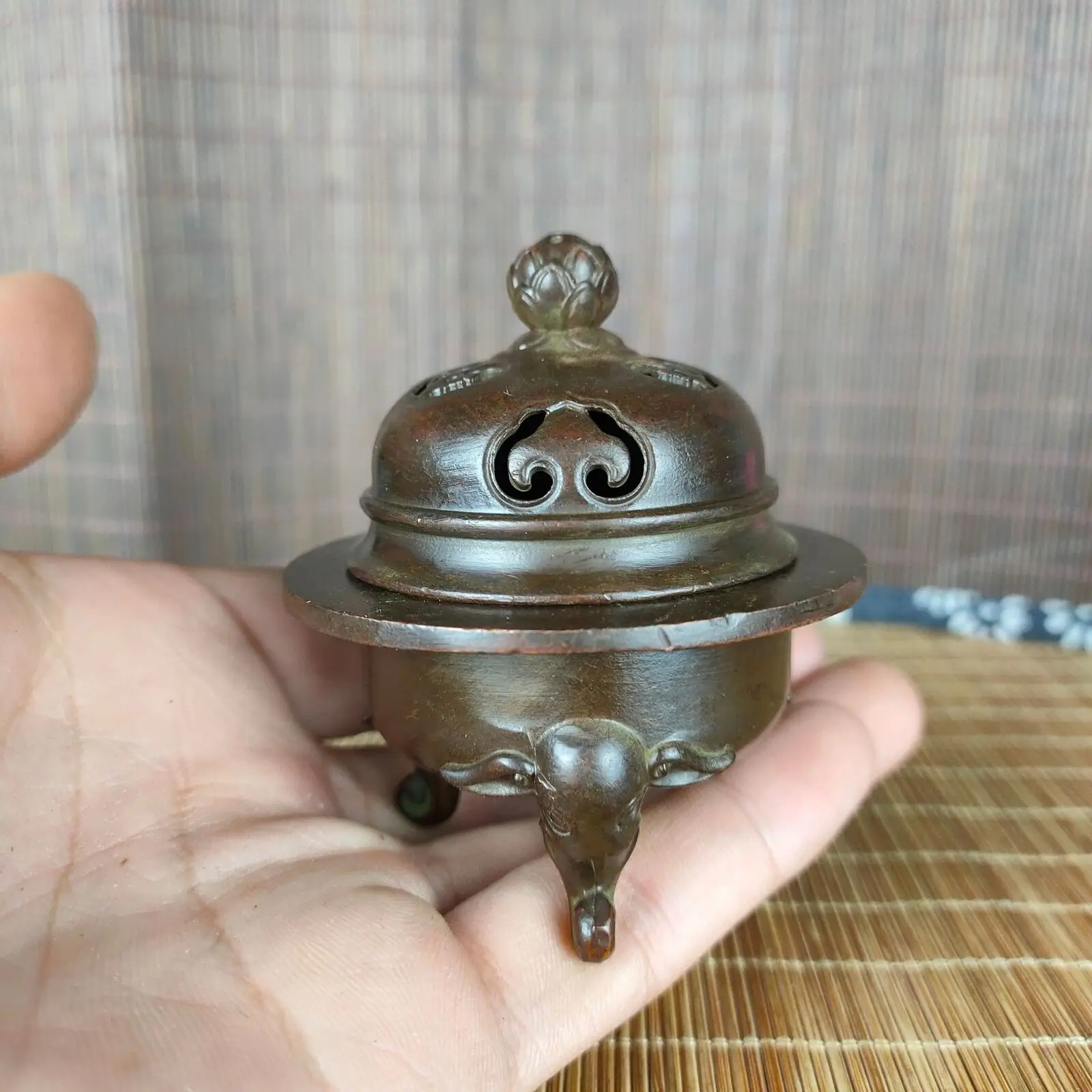Chinese Antique Bronze Tripod Elephant Tower Incense Burner Statue Aromatherapy
Chinese Antique Bronze Tripod Elephant Tower Incense Burner Statue Aromatherapy